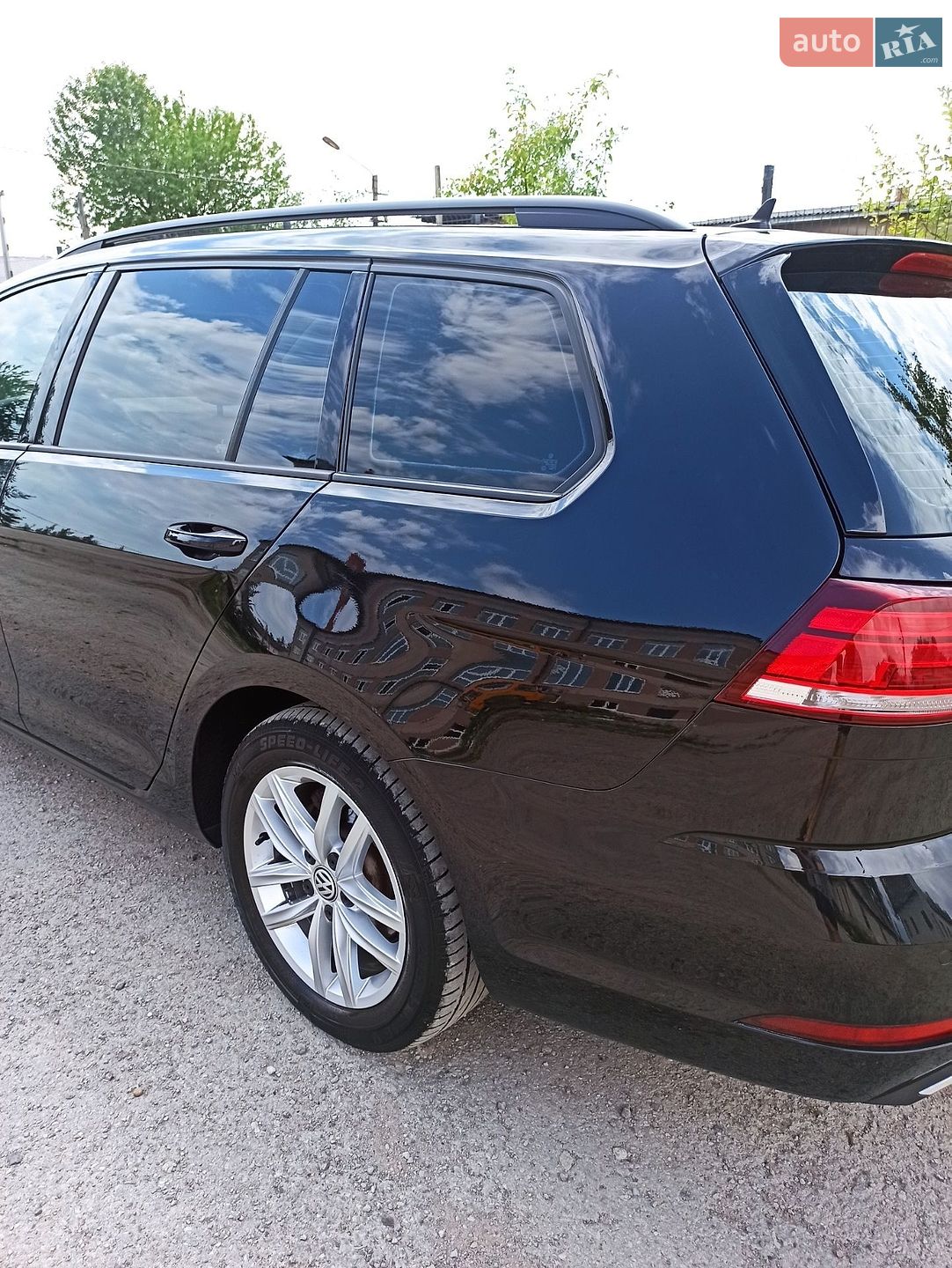 Volkswagen Golf 2017 VIN WVWZZZAUZHP765919 фото оголошення 5 з 24