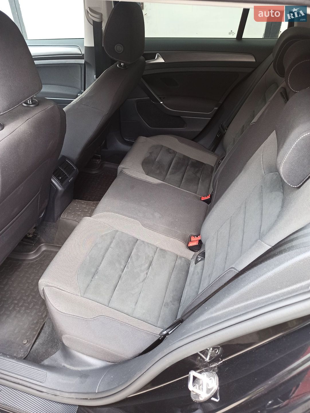 Volkswagen Golf 2017 VIN WVWZZZAUZHP765919 фото оголошення 12 з 24