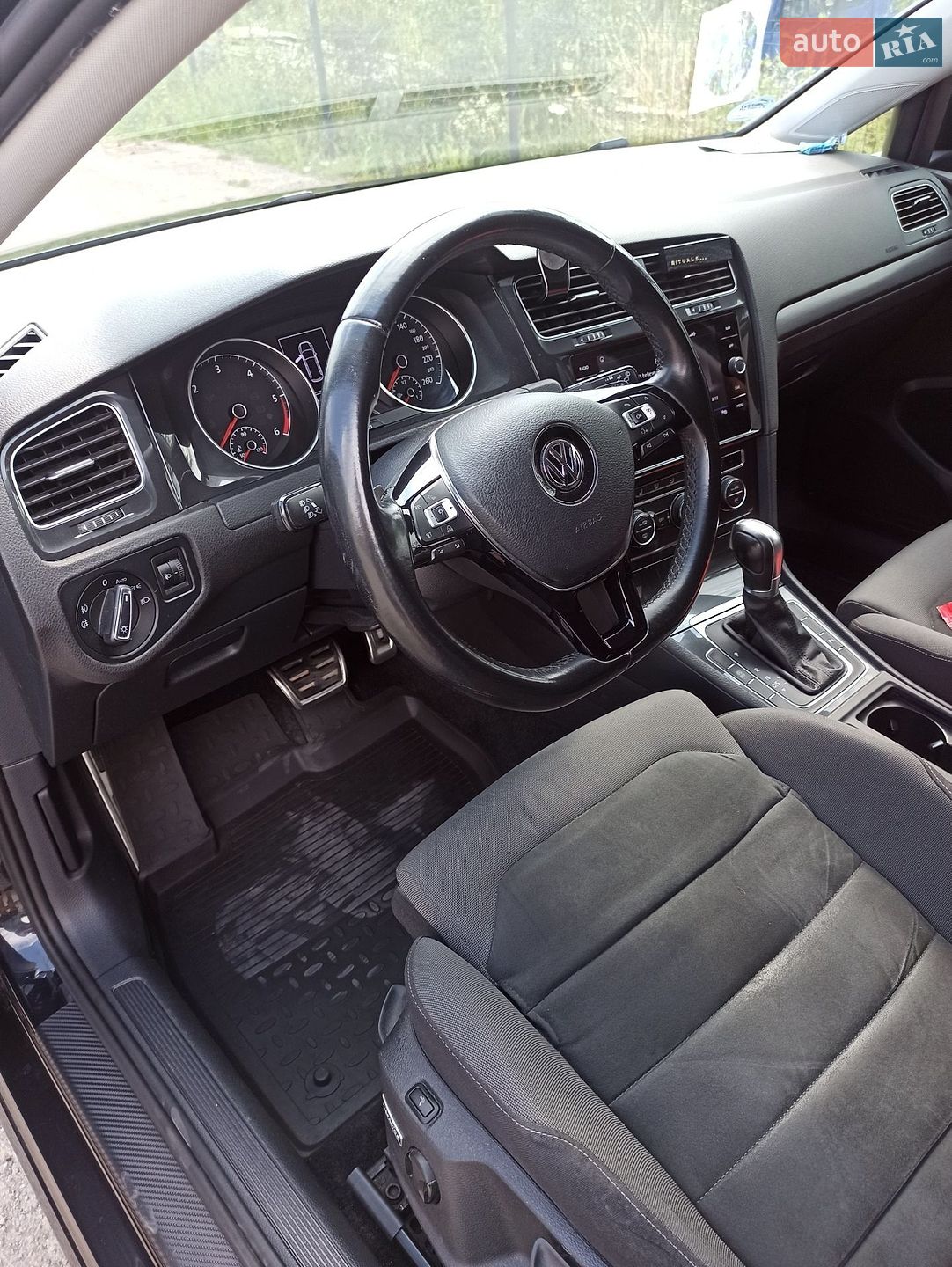 Volkswagen Golf 2017 VIN WVWZZZAUZHP765919 фото оголошення 19 з 24