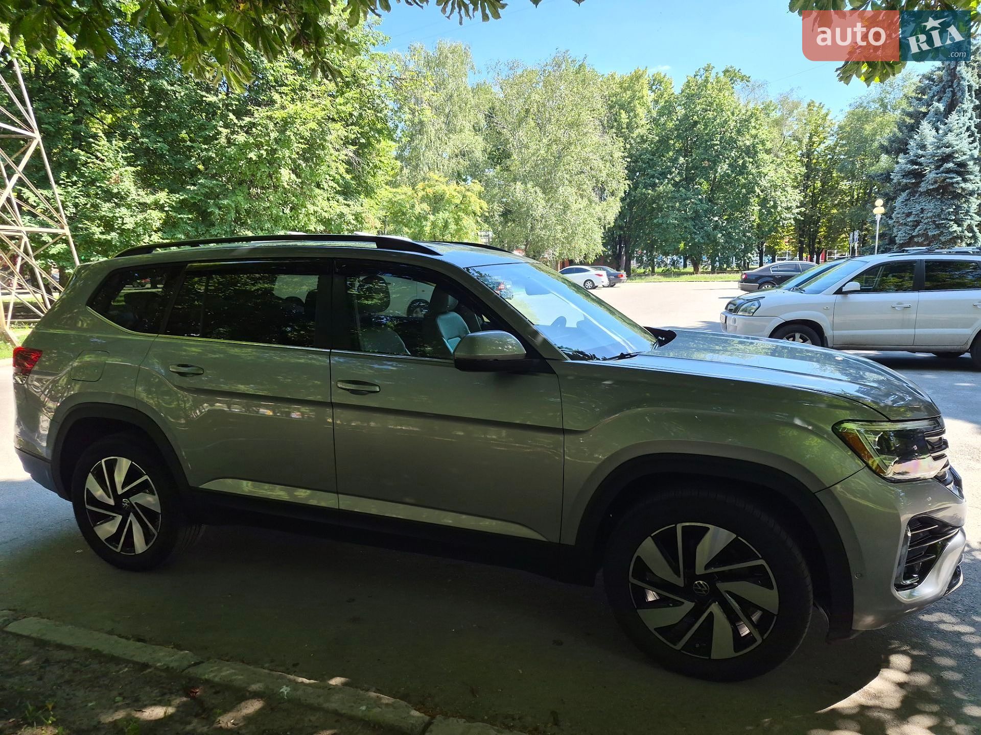 Volkswagen Atlas 2024 VIN 1V2HR2CA9RC620848 фото оголошення 4 з 41