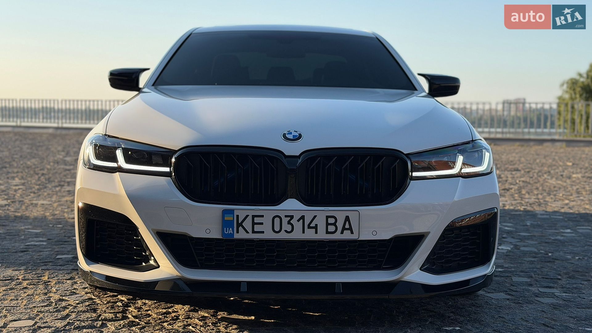 BMW 5 Series 2018 VIN WBAJB1C51JB085039 фото оголошення 9 з 18