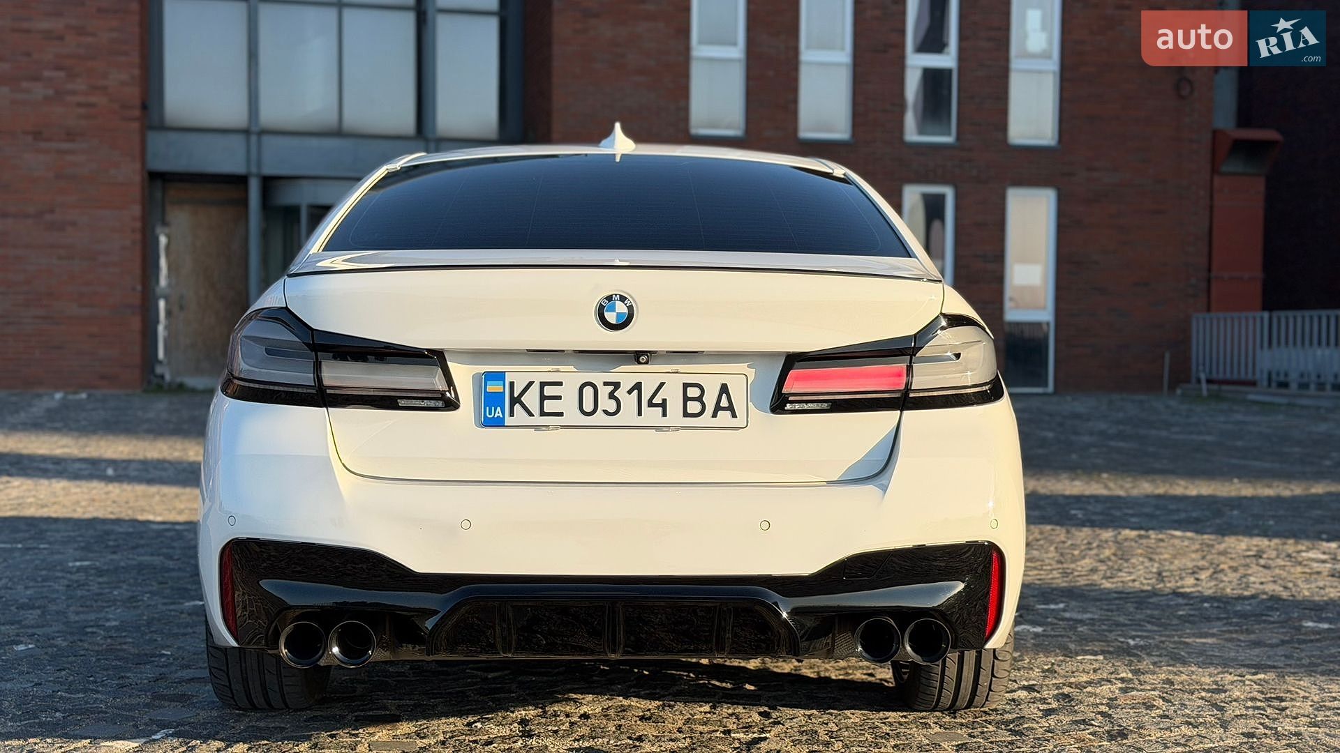 BMW 5 Series 2018 VIN WBAJB1C51JB085039 фото оголошення 7 з 18
