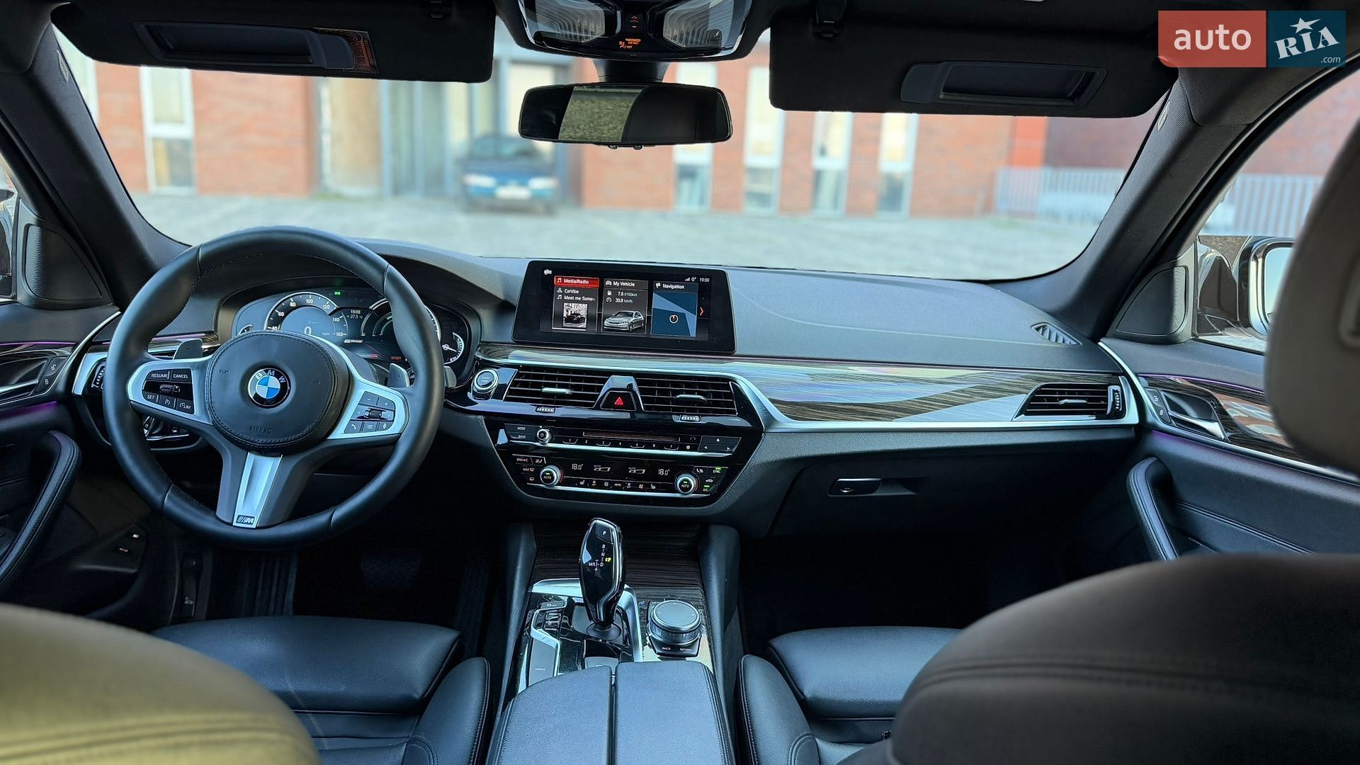 BMW 5 Series 2018 VIN WBAJB1C51JB085039 фото оголошення 13 з 18