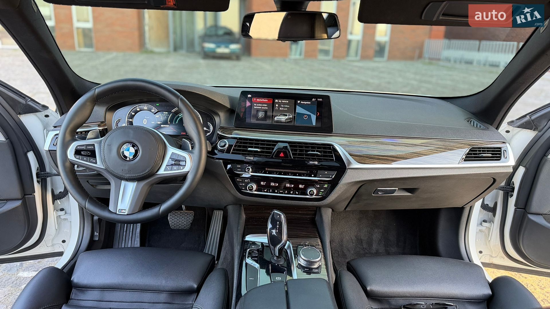 BMW 5 Series 2018 VIN WBAJB1C51JB085039 фото оголошення 17 з 18