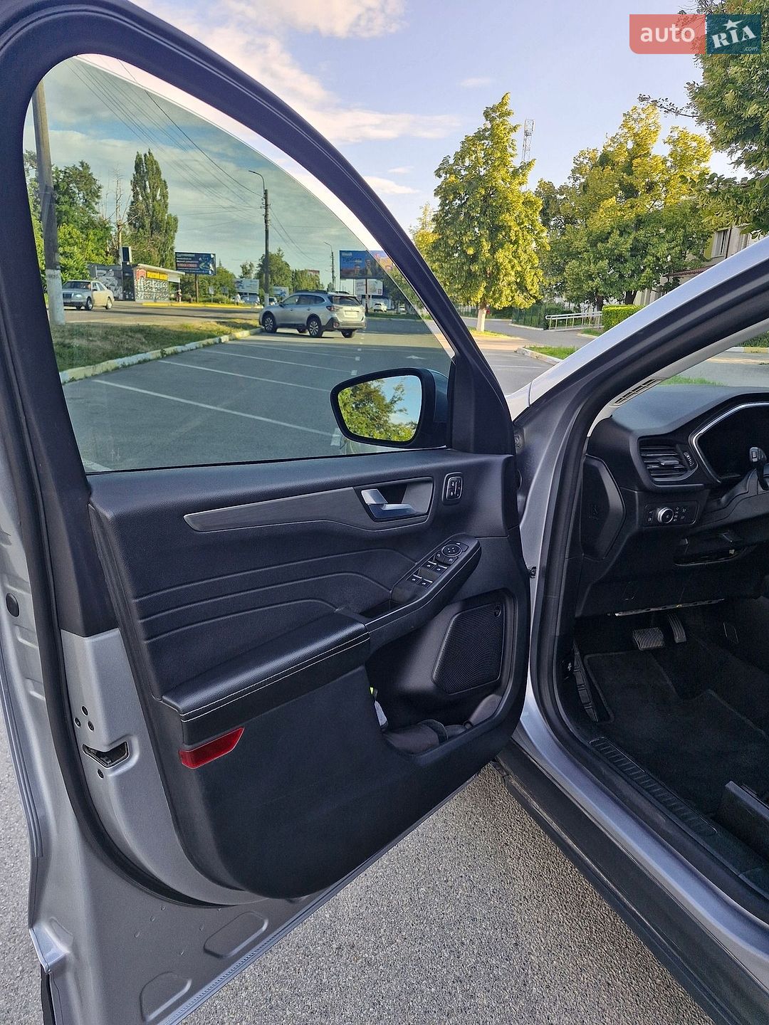 Ford Escape 2021 VIN 1FMCU0DZ5MUB18081 фото оголошення 16 з 33