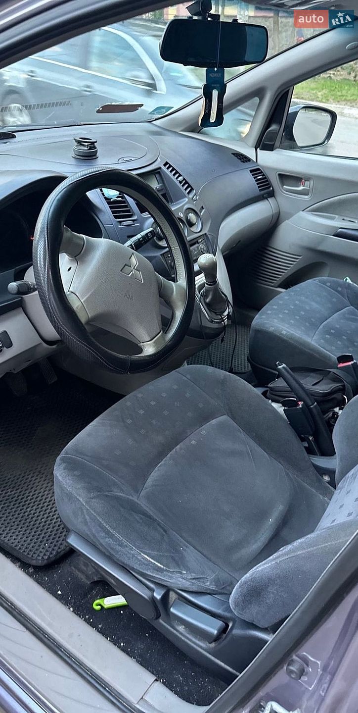Mitsubishi Grandis 2005 VIN JMBLNNA4W5Z000183 фото оголошення 7 з 19