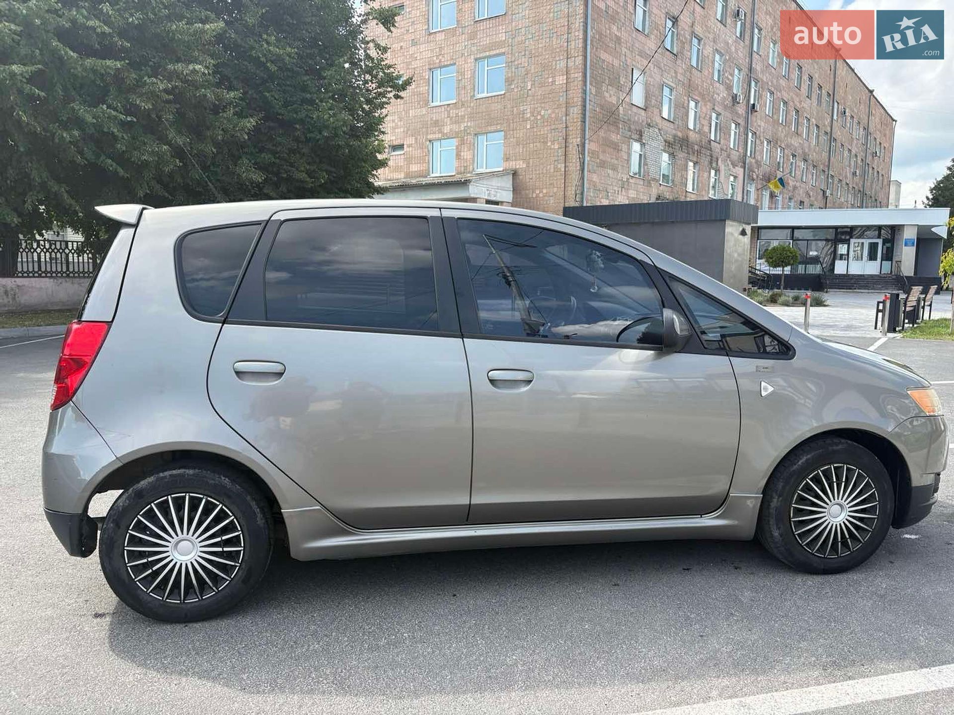 Mitsubishi Colt 2010 VIN XMCXNZ33A9F069813 фото оголошення 4 з 8