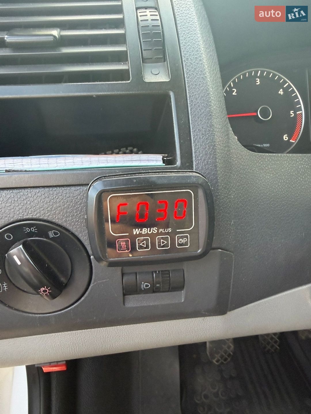 Volkswagen Transporter 2010 VIN WV1ZZZ7HZAH260152 фото оголошення 13 з 15