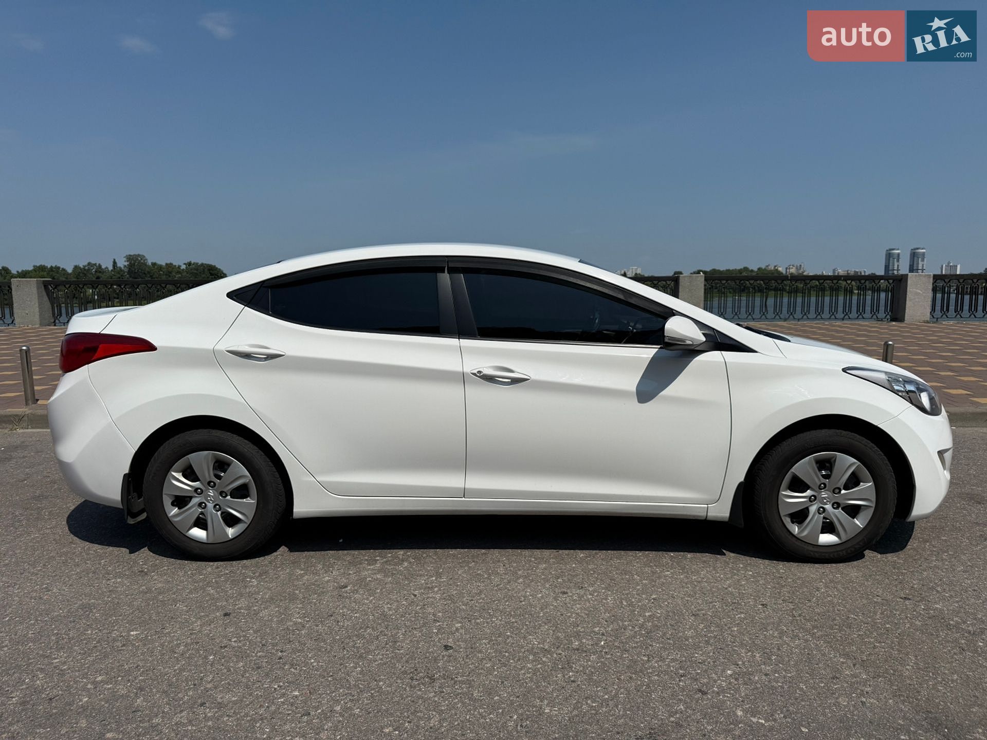 Hyundai Elantra 2013 VIN KMHDH41CADU941253 фото оголошення 2 з 19