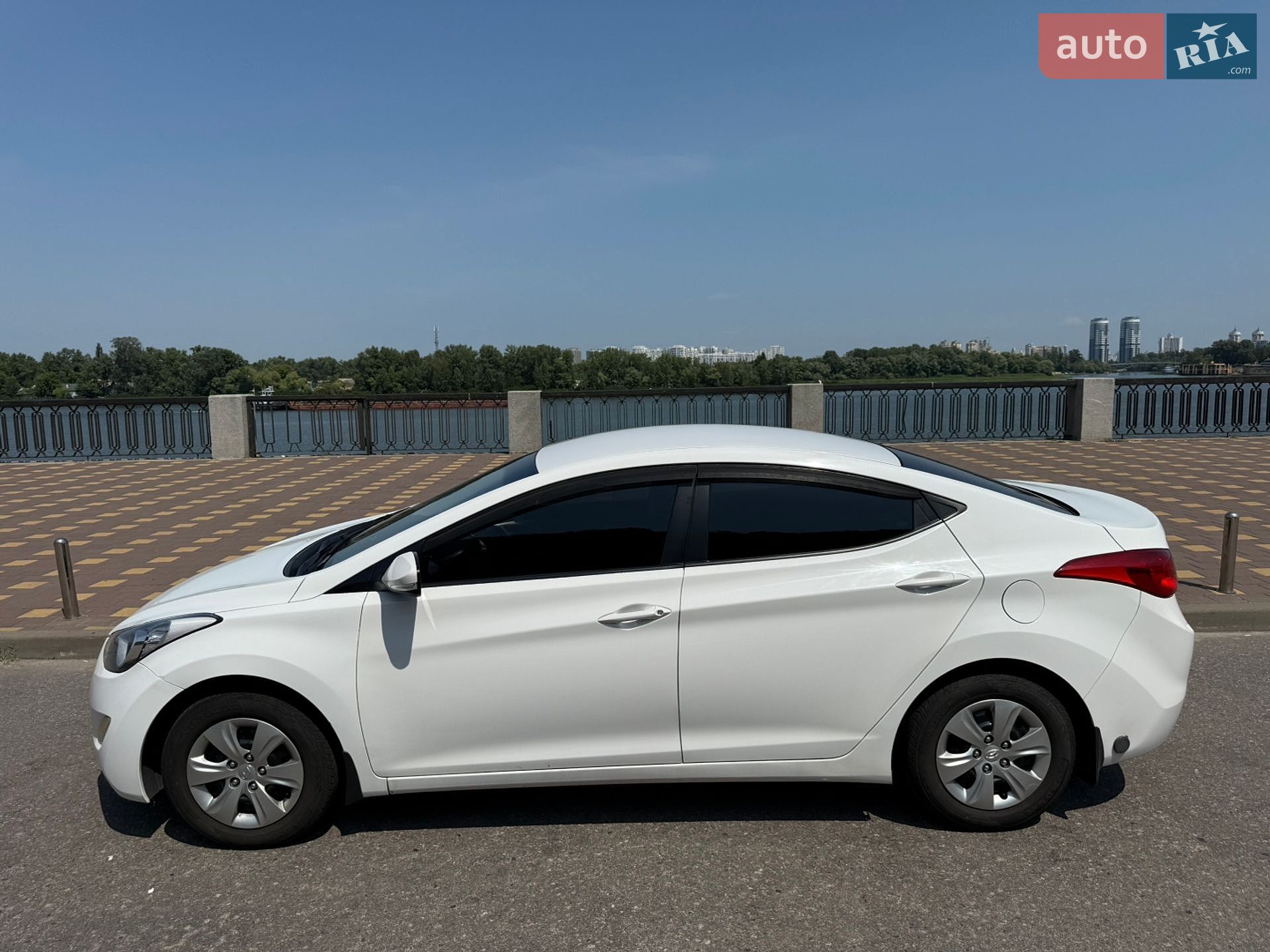 Hyundai Elantra 2013 VIN KMHDH41CADU941253 фото оголошення 16 з 19