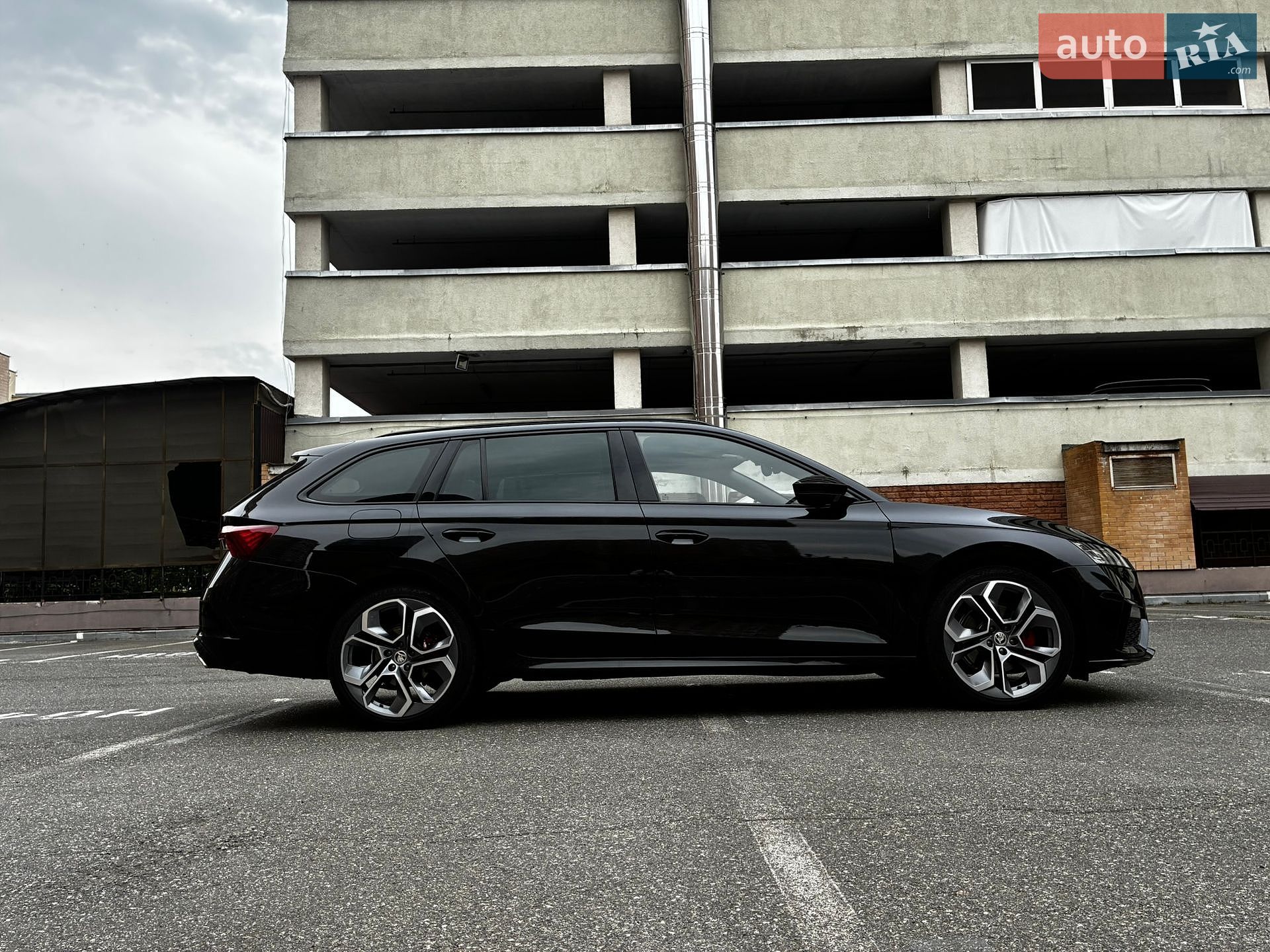 Skoda Octavia 2023 VIN TMBLK0NX1PY006401 фото оголошення 15 з 220