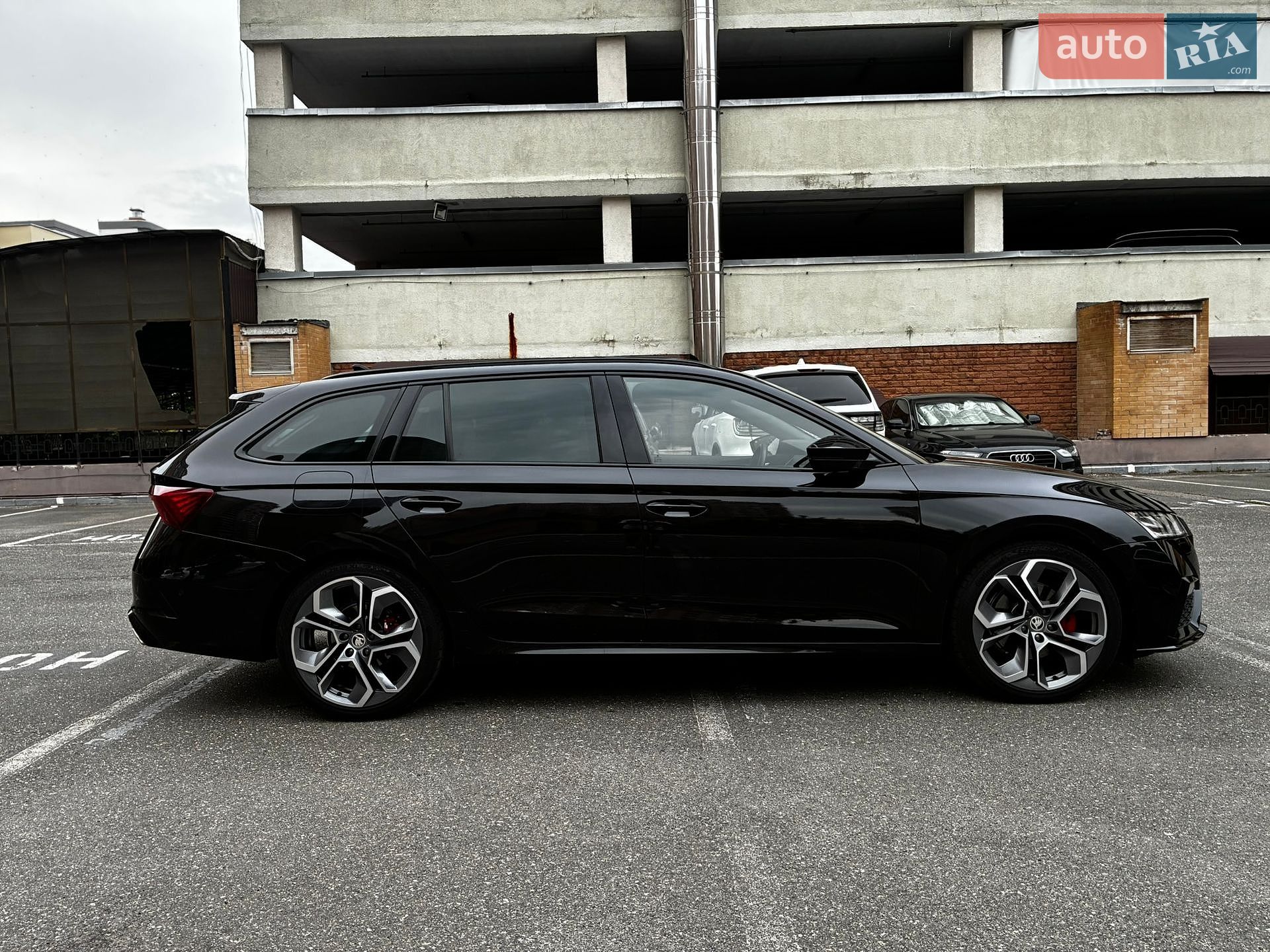 Skoda Octavia 2023 VIN TMBLK0NX1PY006401 фото оголошення 16 з 220