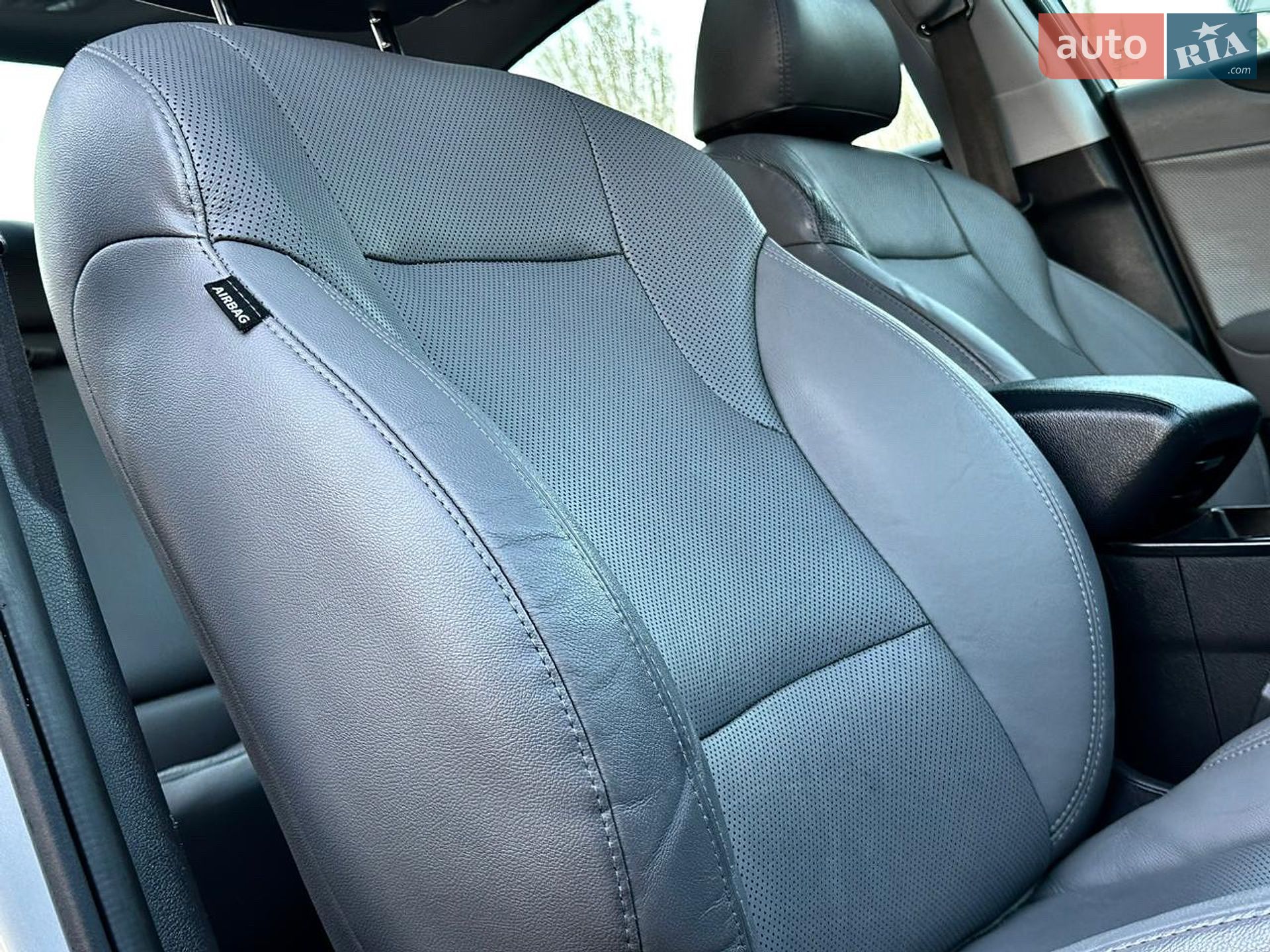 Hyundai Sonata 2014 VIN KMHEC4A4XFA130212 фото оголошення 4 з 20