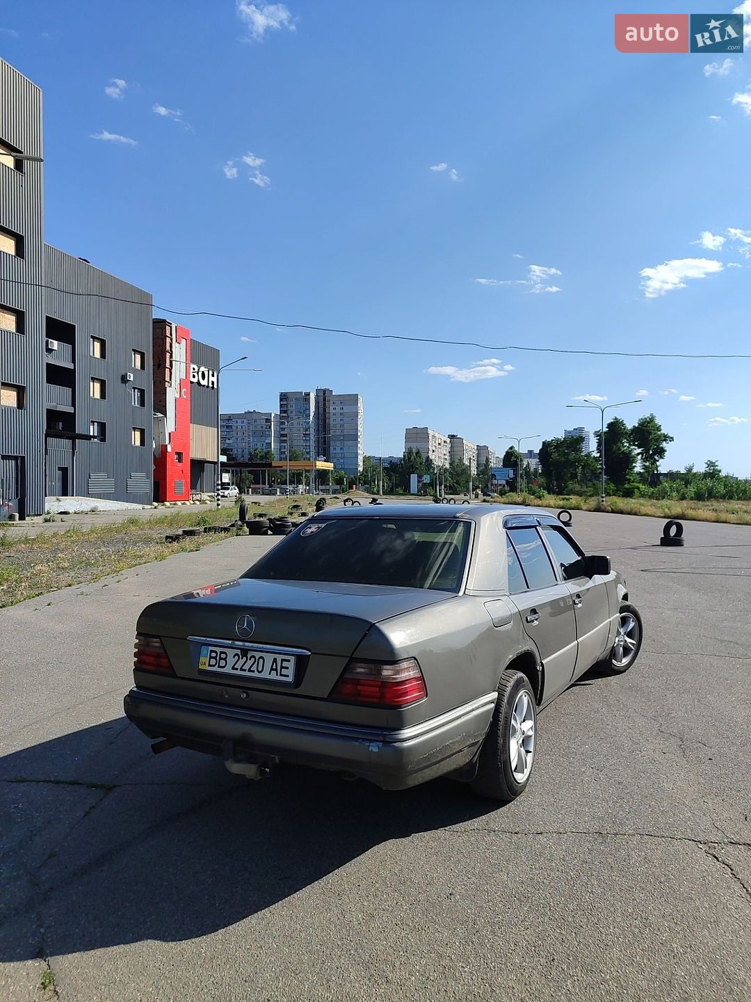 Mercedes-Benz E-Class 1994 VIN WDB1240221J044323 фото оголошення 4 з 8