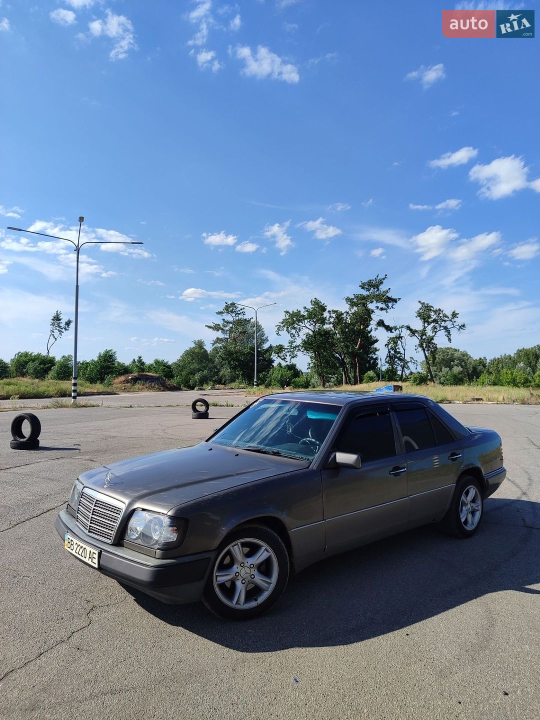 Mercedes-Benz E-Class 1994 VIN WDB1240221J044323 фото оголошення 5 з 8