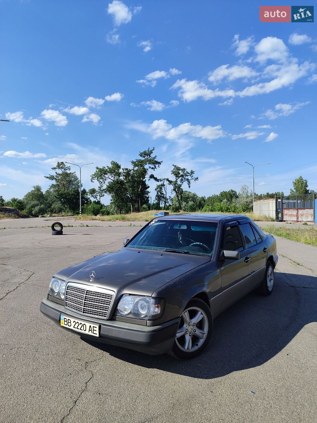 Mercedes-Benz E-Class 1994 VIN WDB1240221J044323 фото оголошення 6 з 8