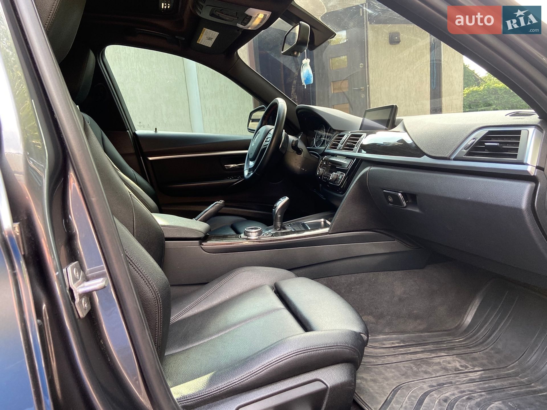 BMW 3 Series 2015 VIN WBA8E3G57GNT77829 фото оголошення 9 з 9