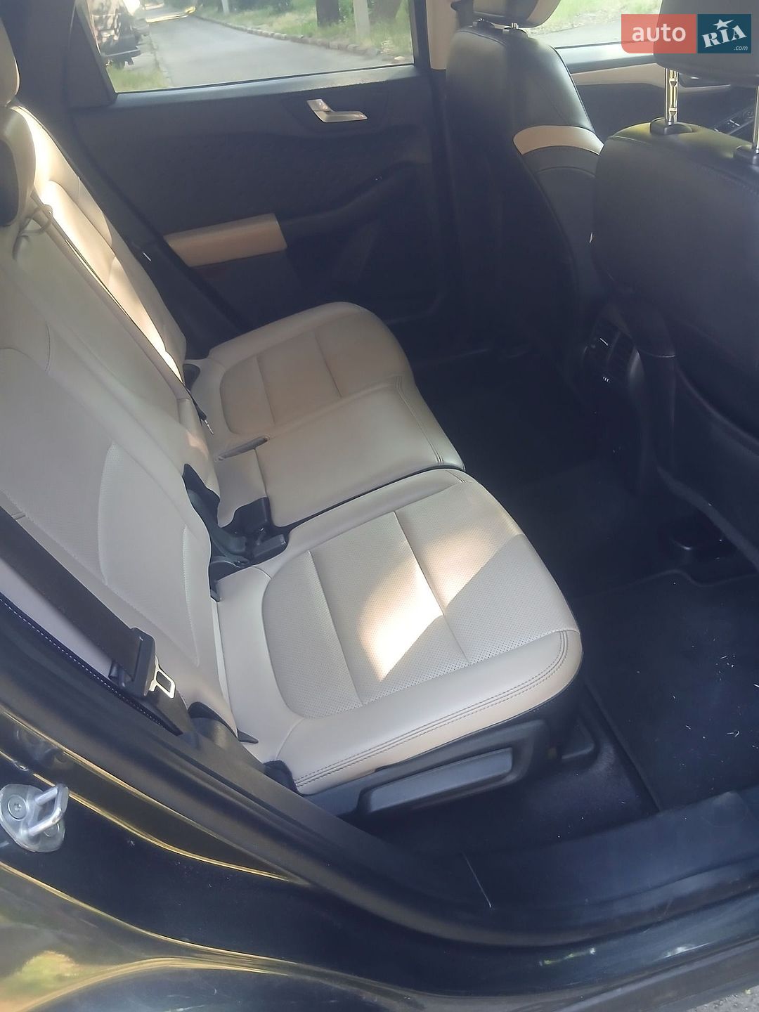 Ford Escape 2019 VIN 1FMCU0H67LUA24282 фото оголошення 9 з 15