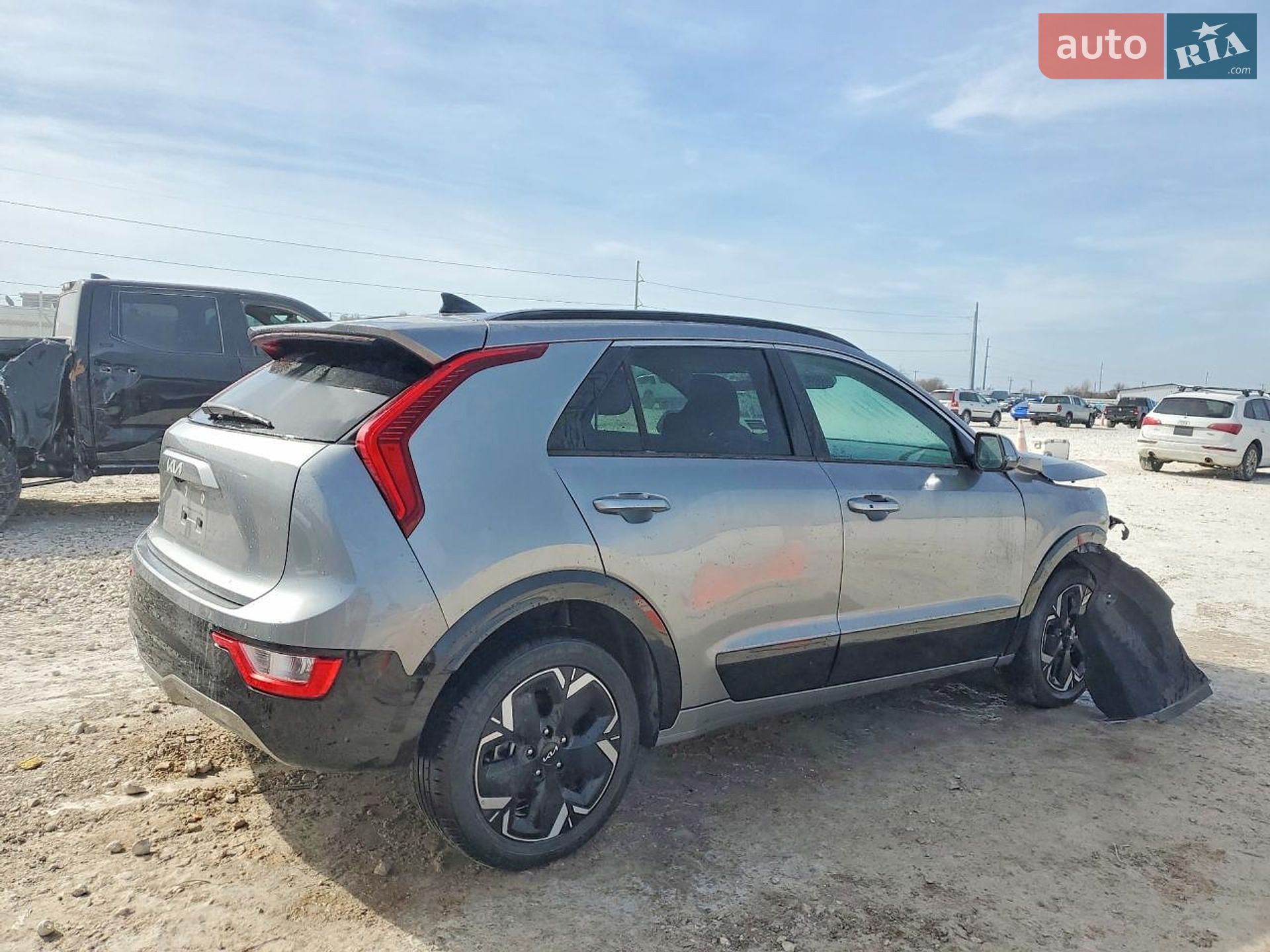 Kia Niro 2023 VIN KNDCR3L10P5071480 фото оголошення 3 з 13
