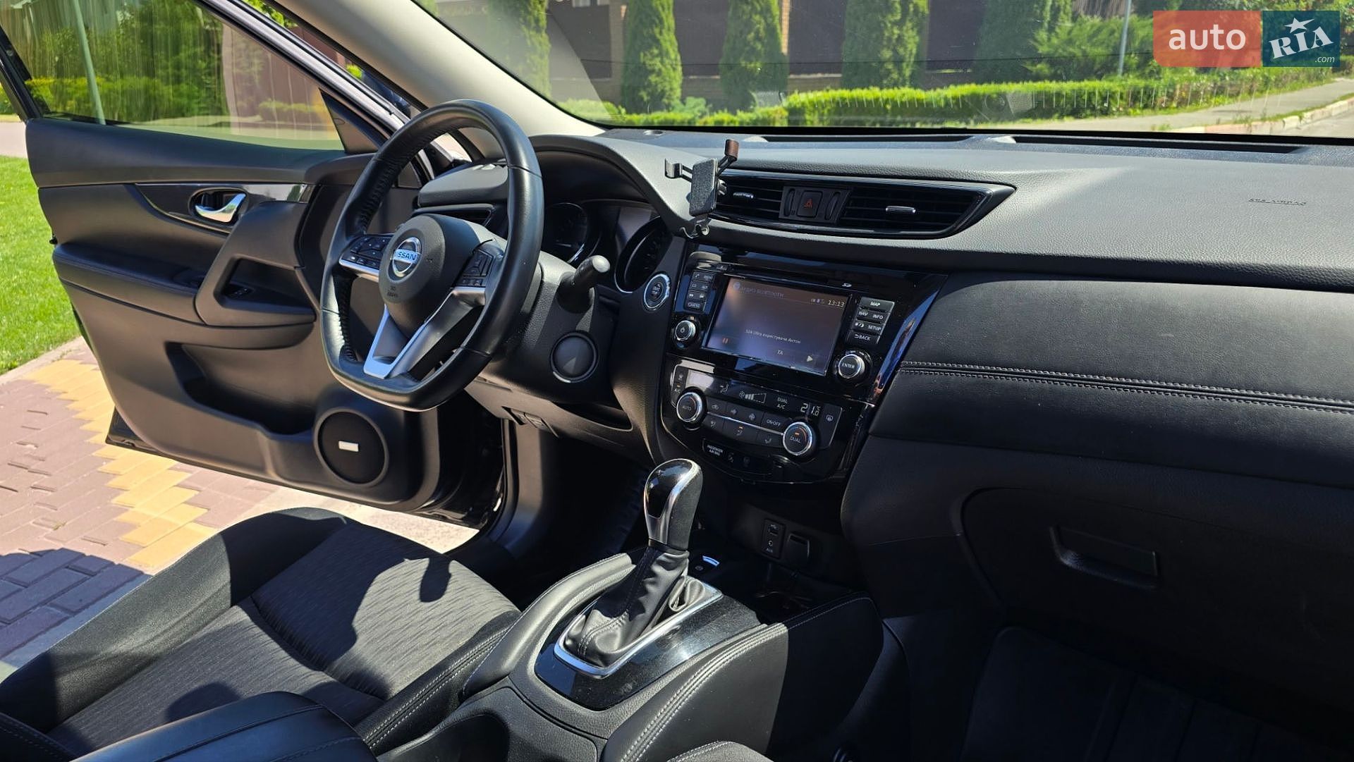 Nissan X-Trail 2017 VIN JN1TCAT32U0105386 фото оголошення 17 з 38