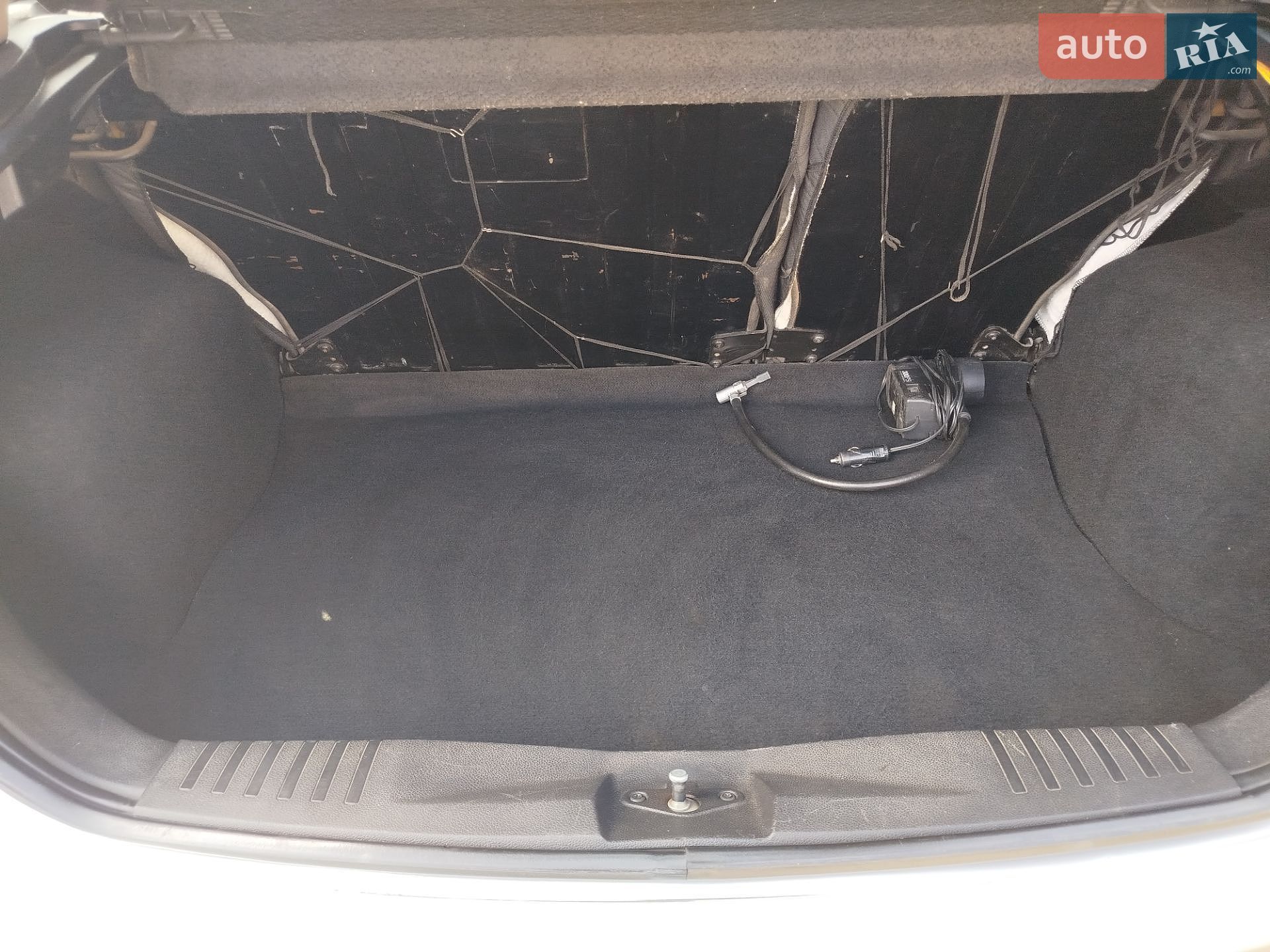 Ford Fiesta 2007 VIN WF0HXXGAJH7Y26668 фото оголошення 4 з 10