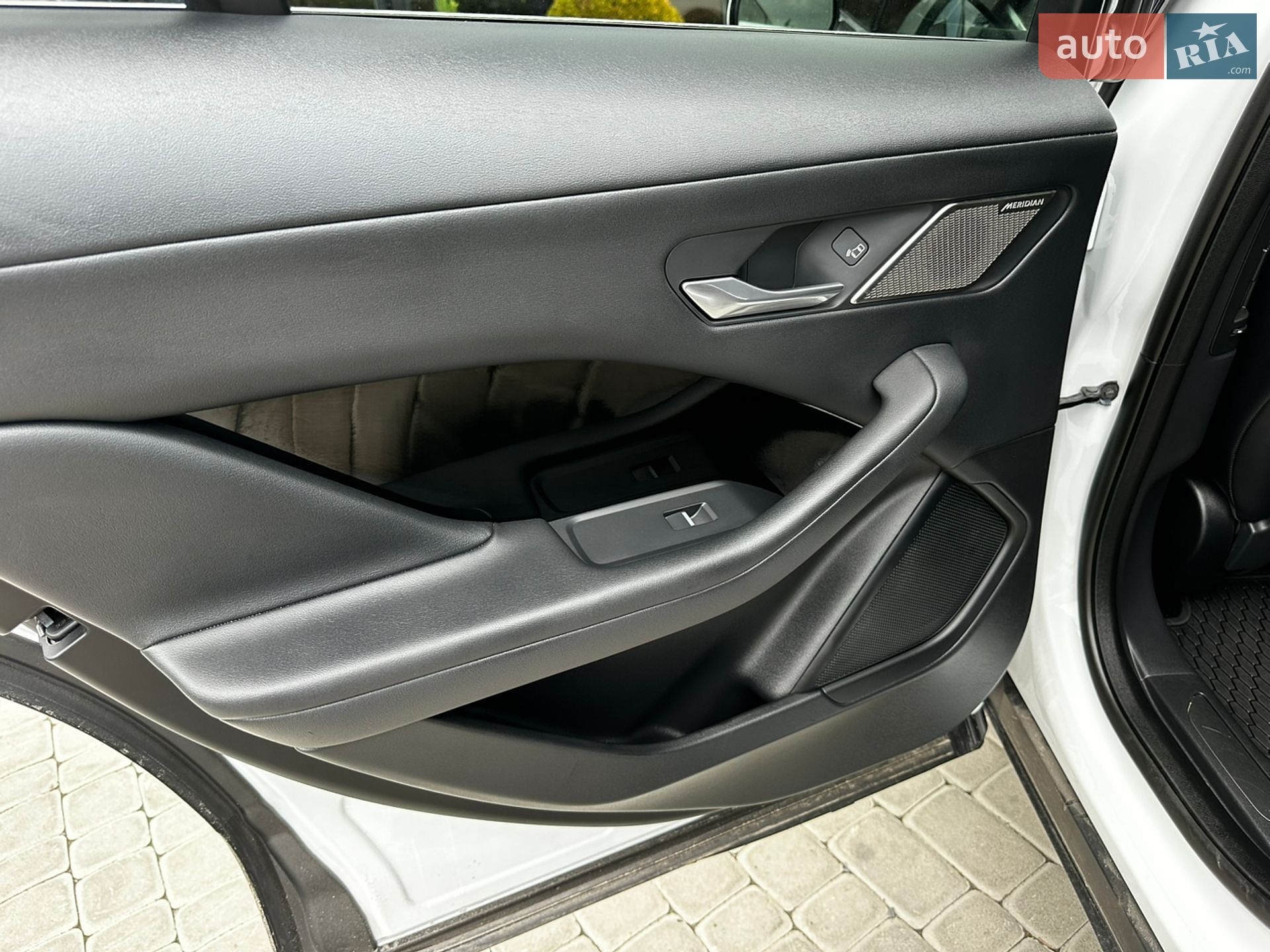 Jaguar I-Pace 2020 VIN SADHA2B19M1609609 фото оголошення 19 з 25