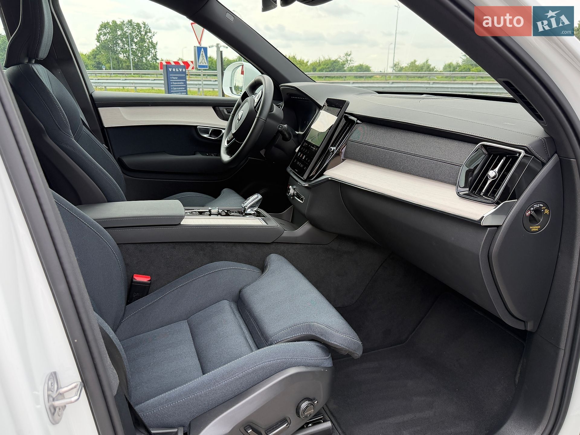 Volvo XC90 2025 VIN YV1LFM1V4T1473535 фото оголошення 20 з 26
