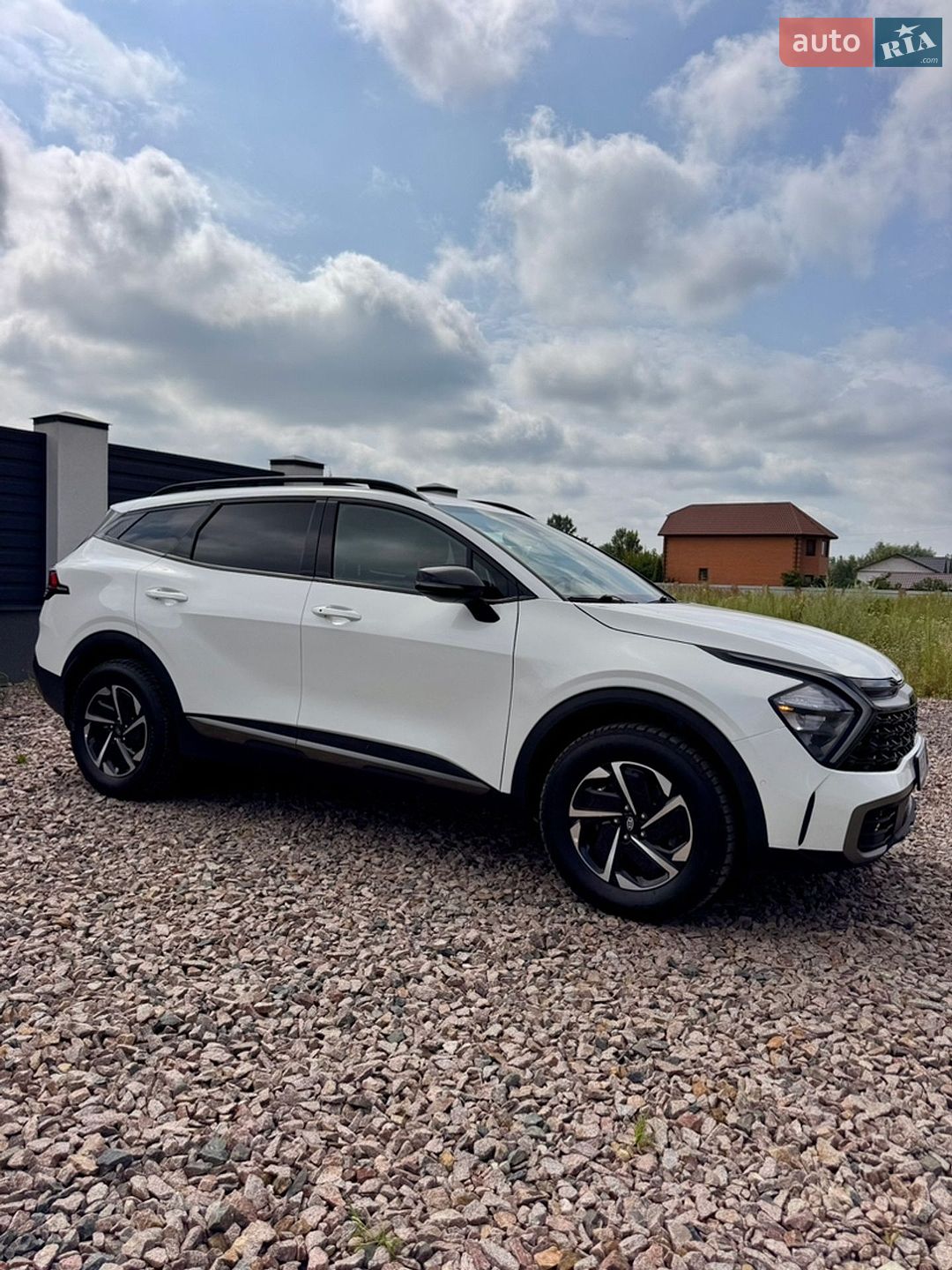 Kia Sportage 2023 VIN KNDPUCAFXP7176157 фото оголошення 4 з 39