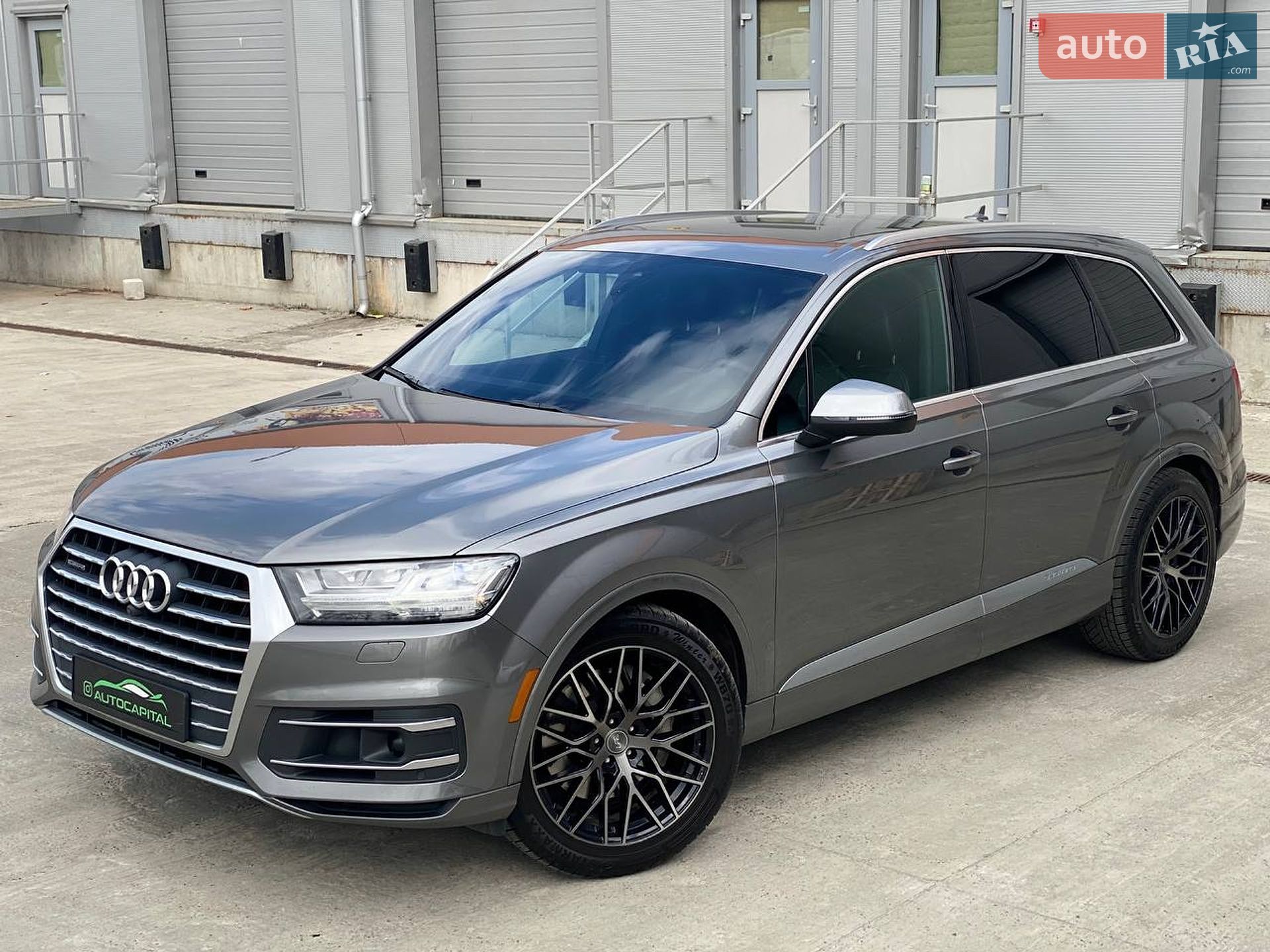 Audi Q7 2017 VIN WA1VAAF71HD046285 фото оголошення 2 з 76