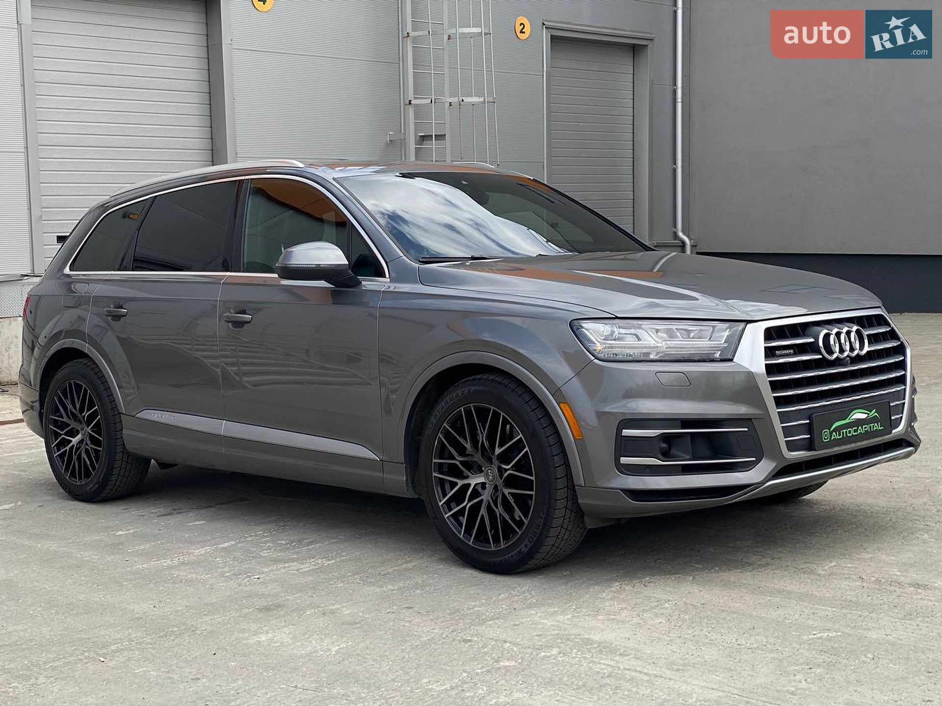 Audi Q7 2017 VIN WA1VAAF71HD046285 фото оголошення 7 з 76