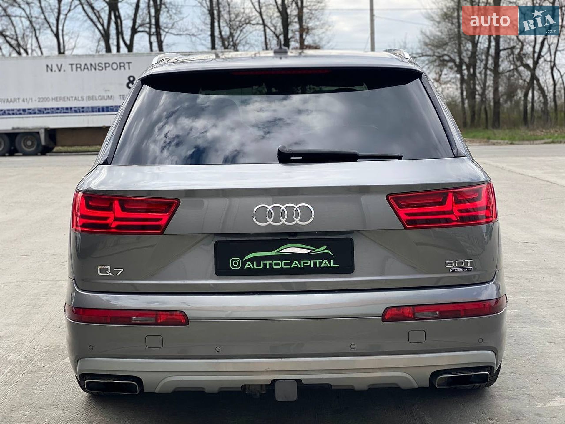Audi Q7 2017 VIN WA1VAAF71HD046285 фото оголошення 11 з 76