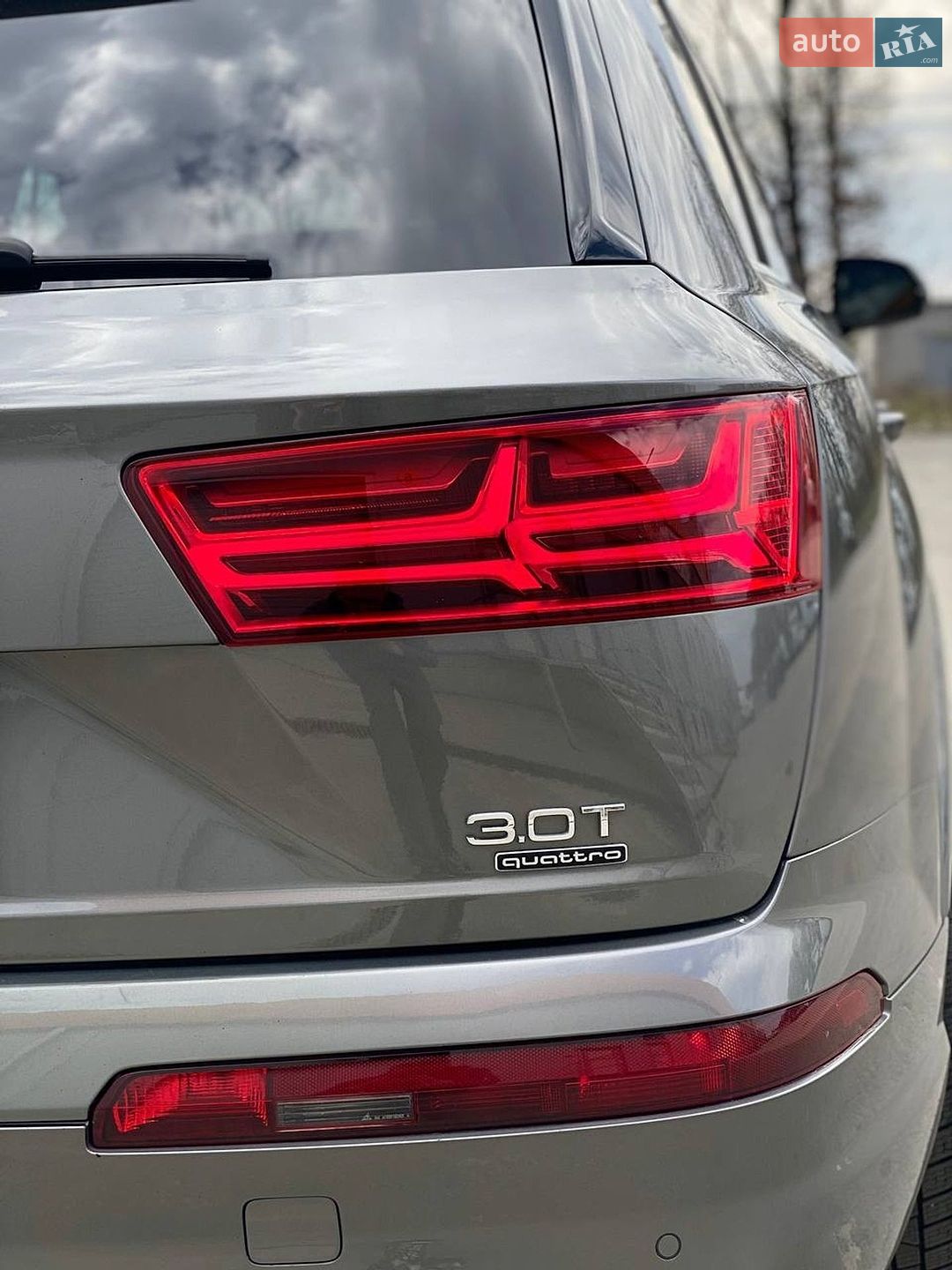 Audi Q7 2017 VIN WA1VAAF71HD046285 фото оголошення 12 з 76