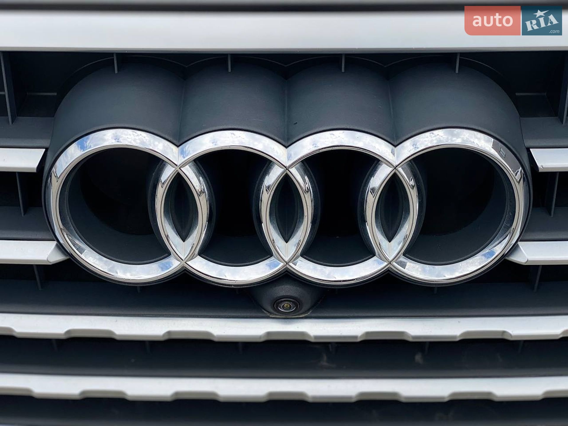 Audi Q7 2017 VIN WA1VAAF71HD046285 фото оголошення 19 з 76