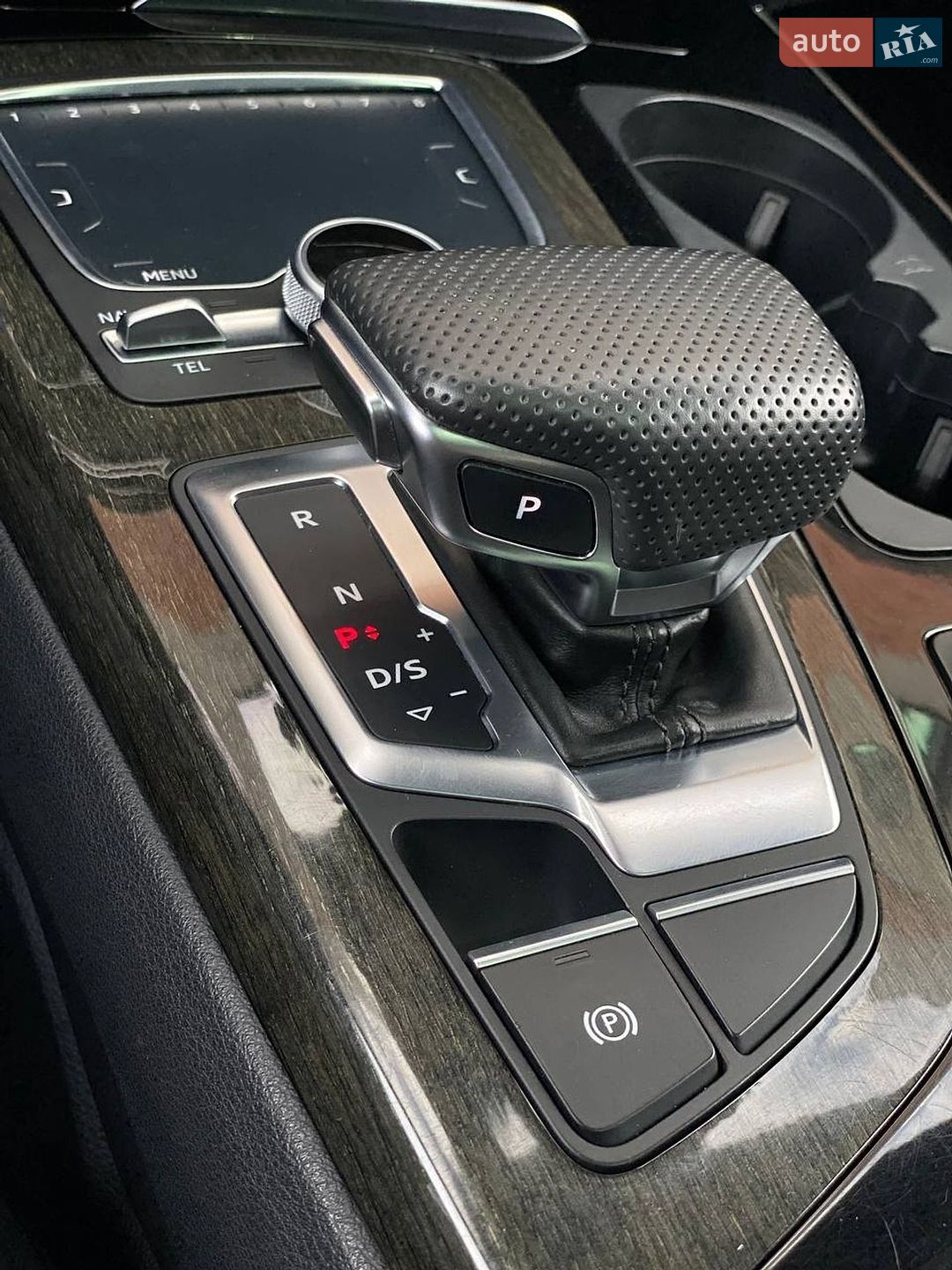 Audi Q7 2017 VIN WA1VAAF71HD046285 фото оголошення 49 з 76