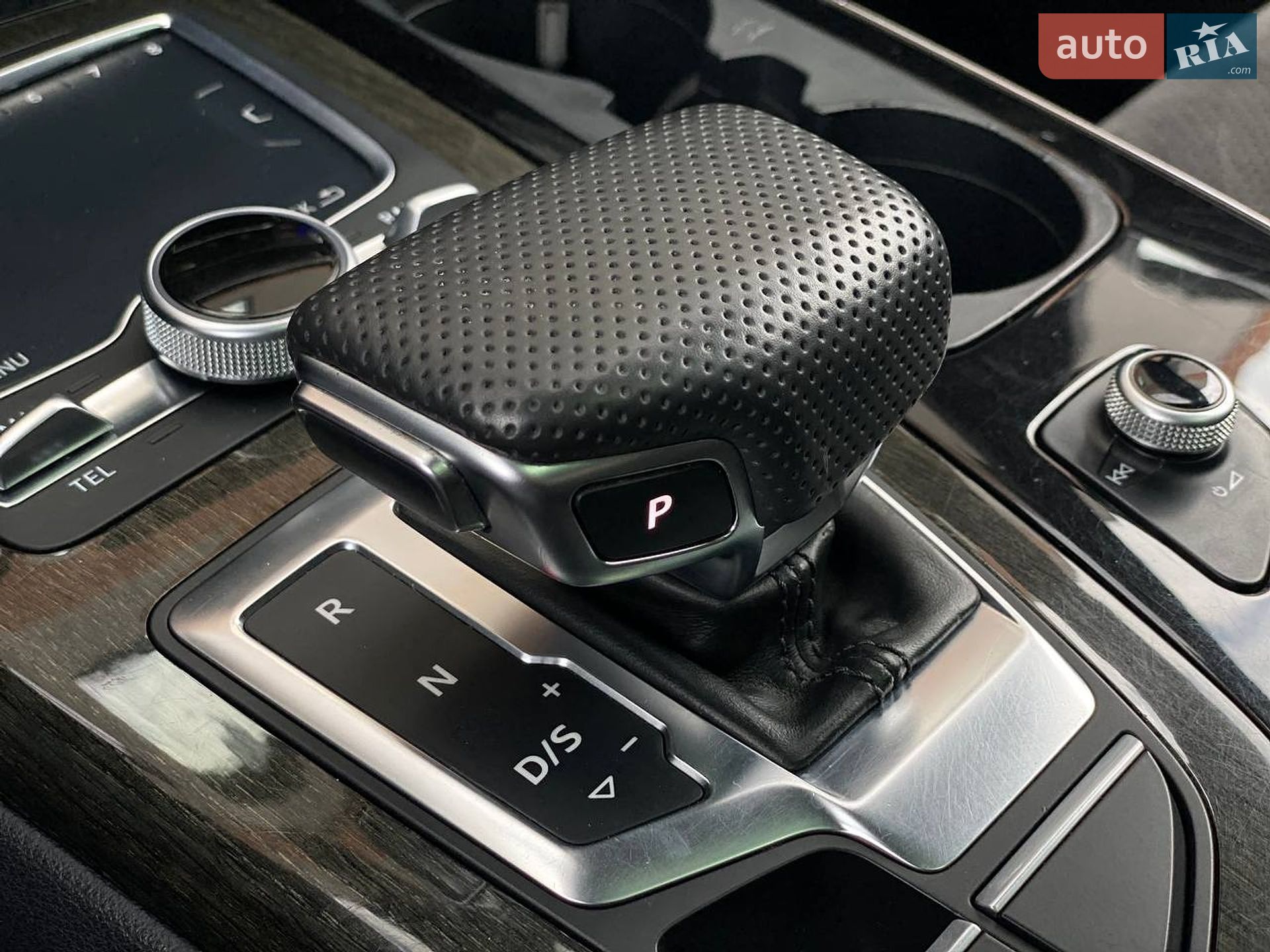 Audi Q7 2017 VIN WA1VAAF71HD046285 фото оголошення 51 з 76