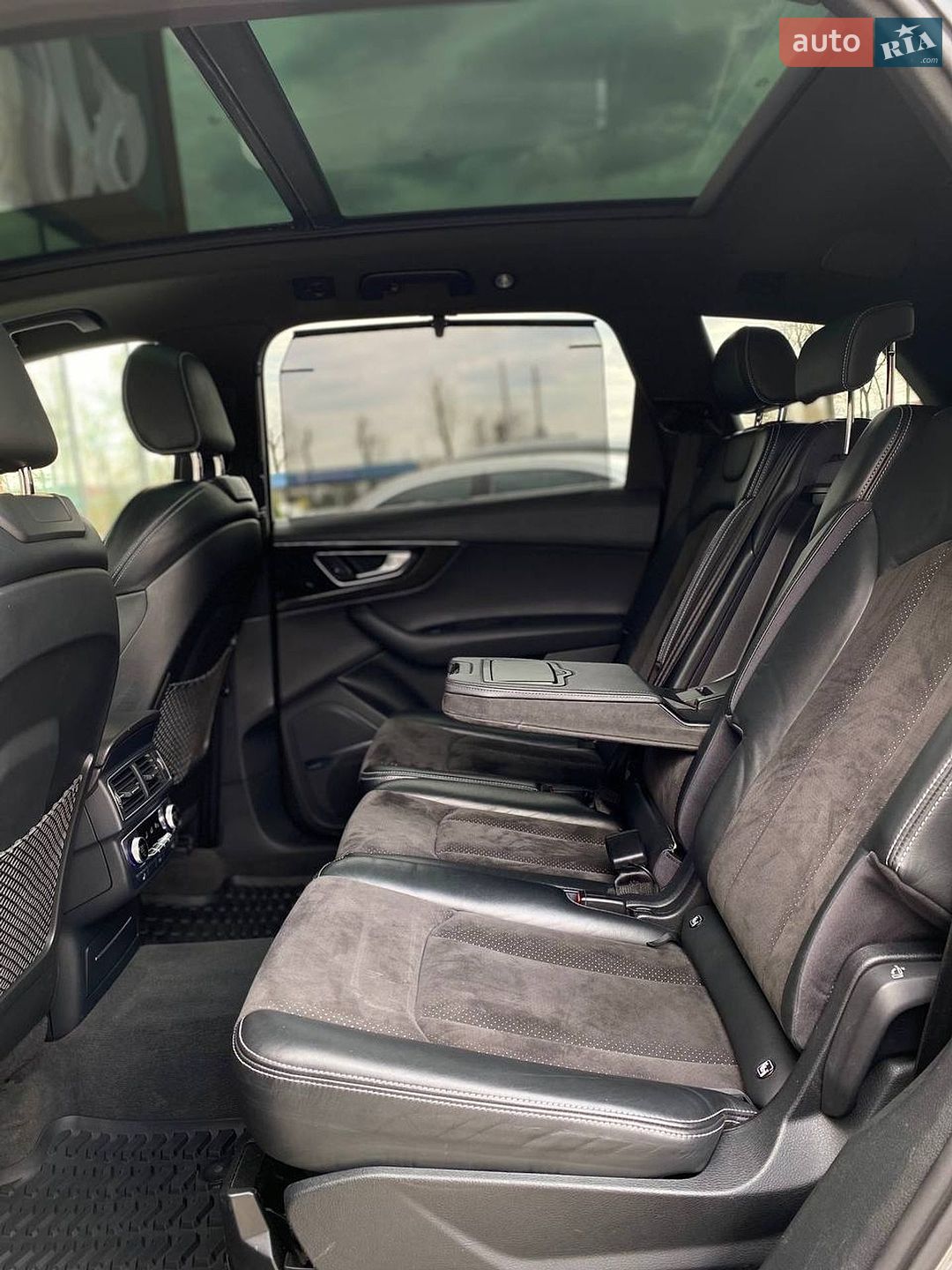 Audi Q7 2017 VIN WA1VAAF71HD046285 фото оголошення 64 з 76