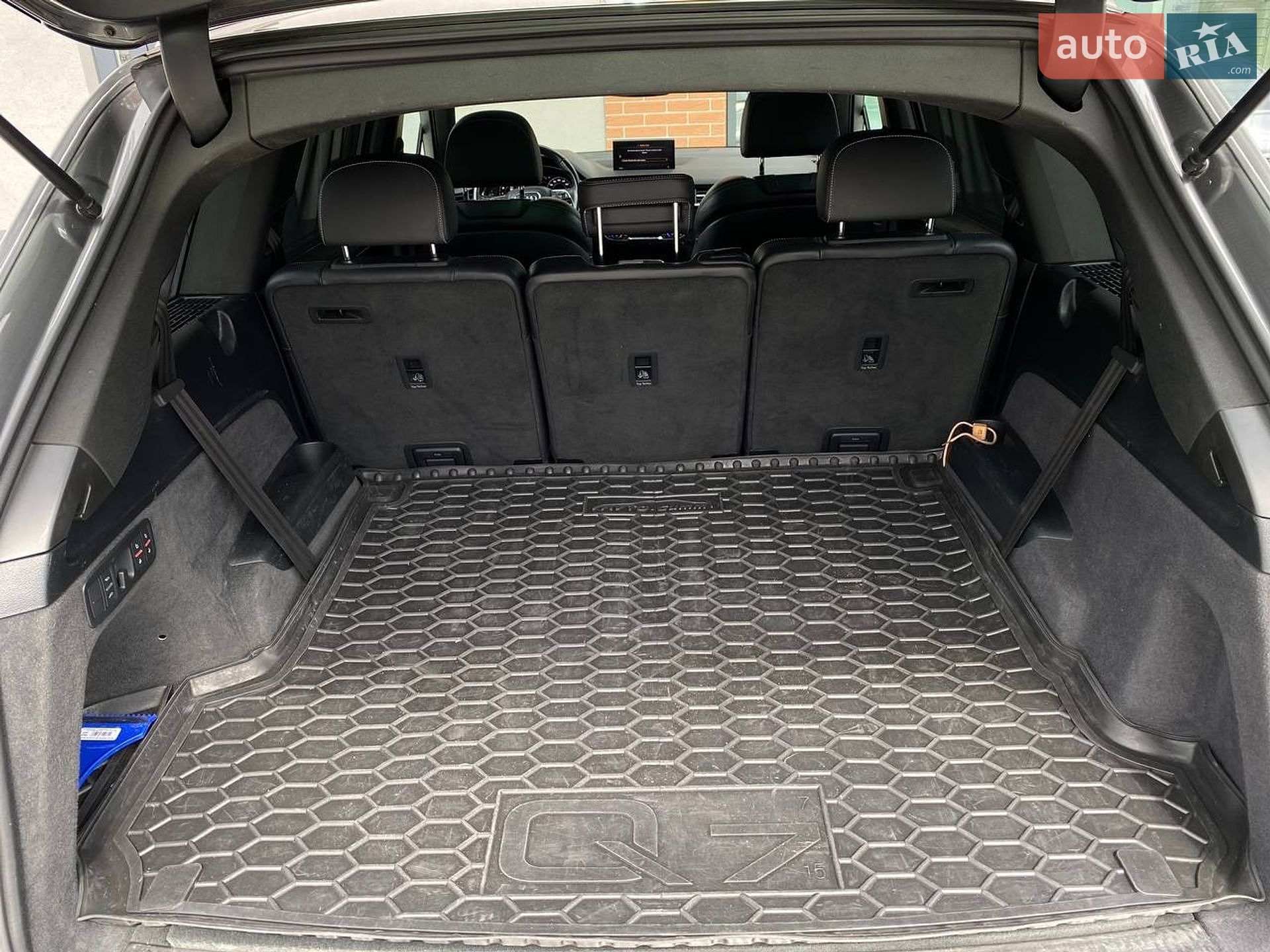 Audi Q7 2017 VIN WA1VAAF71HD046285 фото оголошення 70 з 76