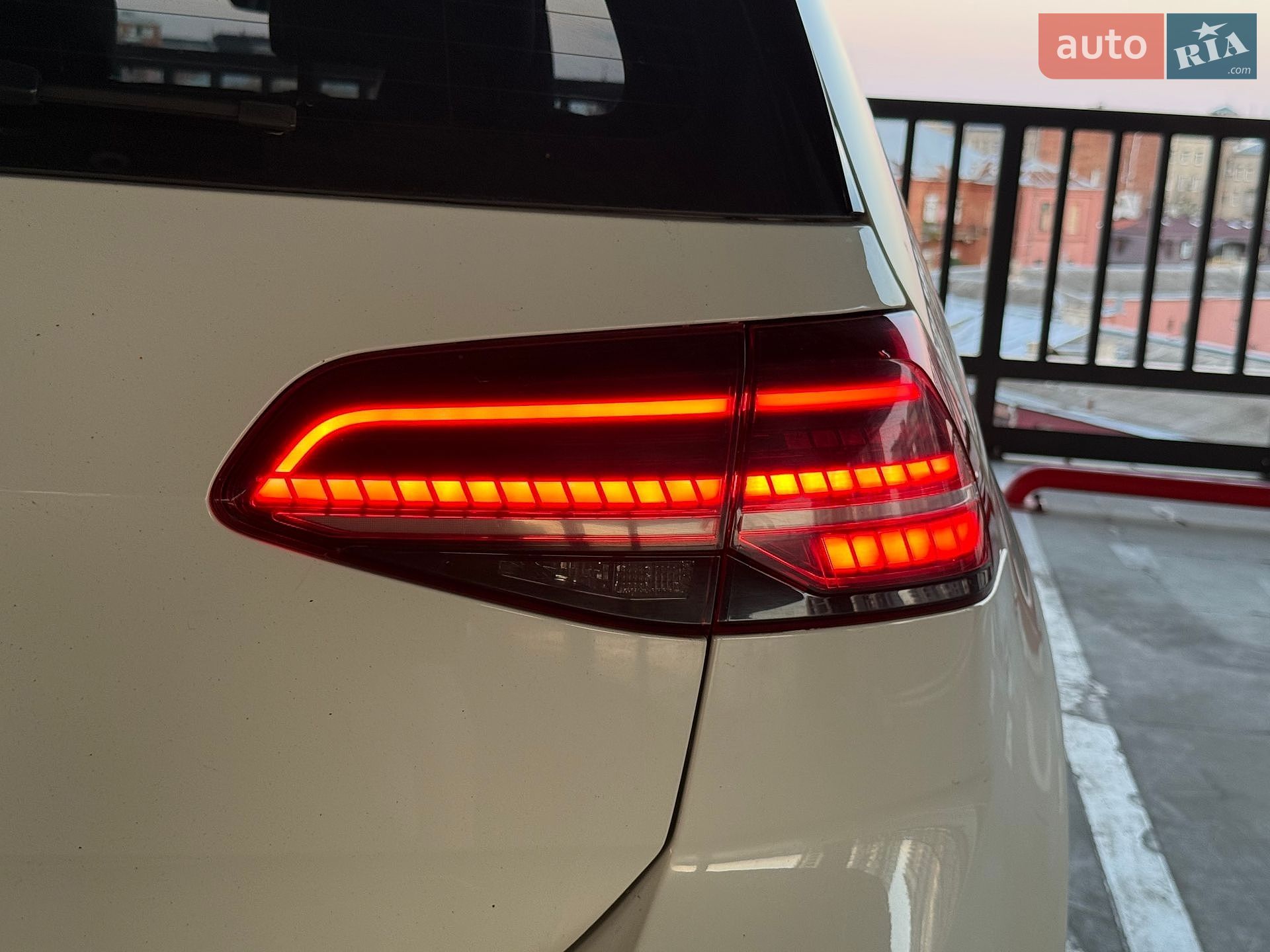Volkswagen e-Golf 2015 VIN WVWPP7AU0FW910810 фото оголошення 16 з 39