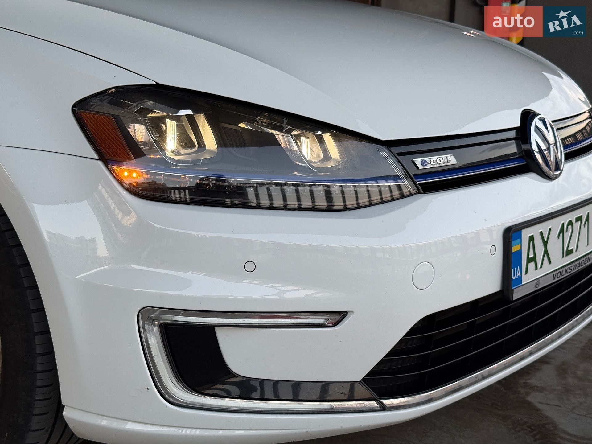 Volkswagen e-Golf 2015 VIN WVWPP7AU0FW910810 фото оголошення 19 з 39