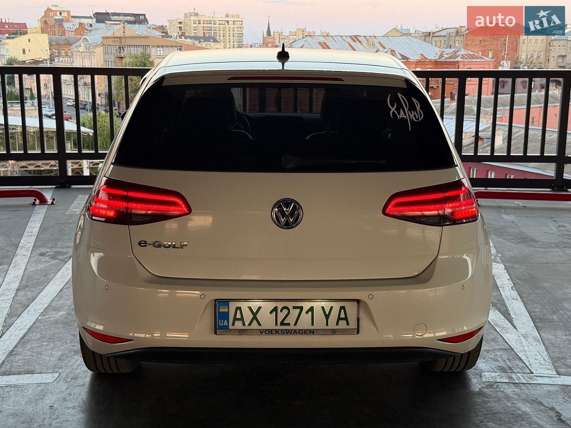 Volkswagen e-Golf 2015 VIN WVWPP7AU0FW910810 фото оголошення 15 з 39