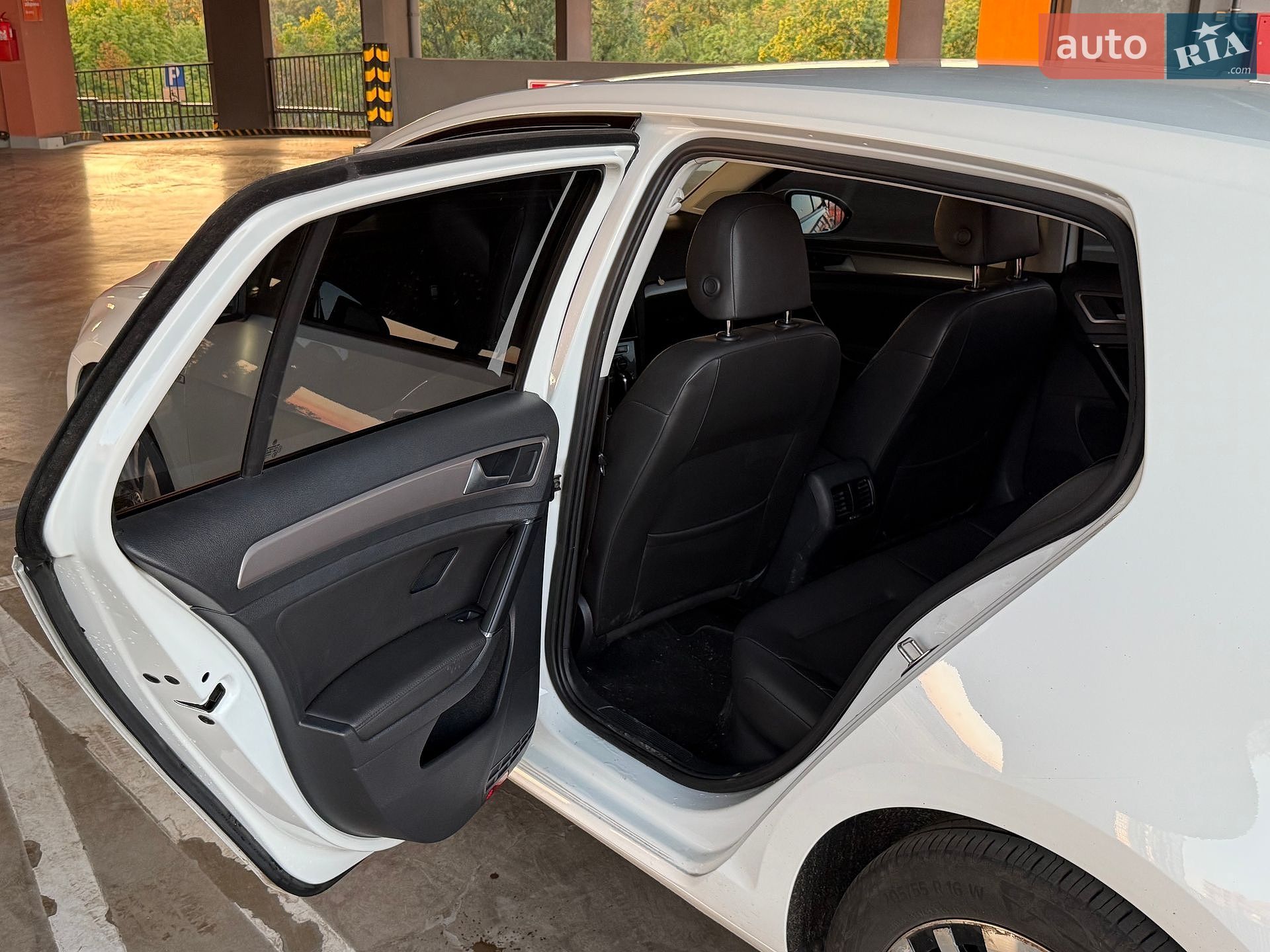 Volkswagen e-Golf 2015 VIN WVWPP7AU0FW910810 фото оголошення 23 з 39
