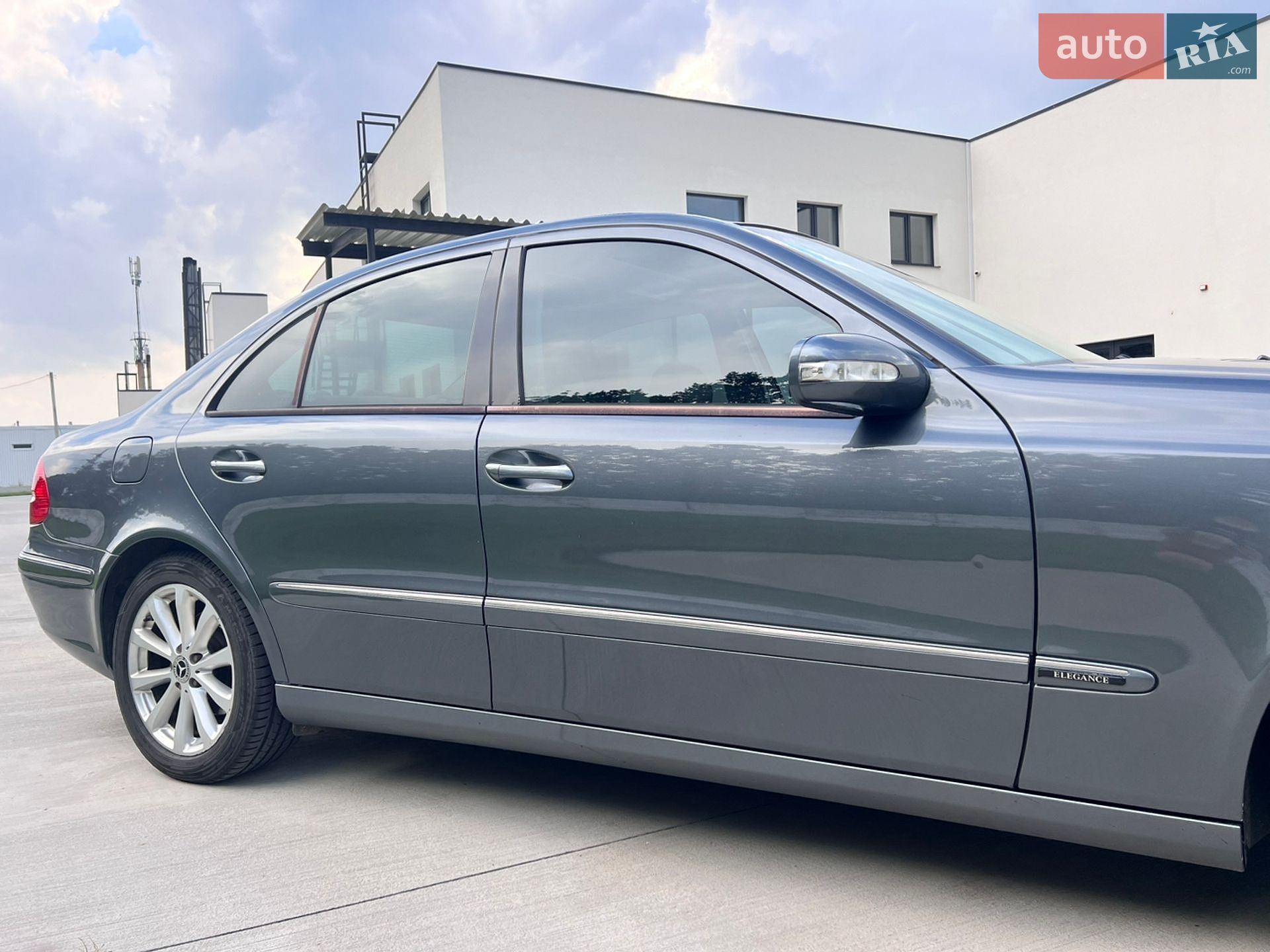 Mercedes-Benz E-Class 2005 VIN WDB2110221A882246 фото оголошення 3 з 23