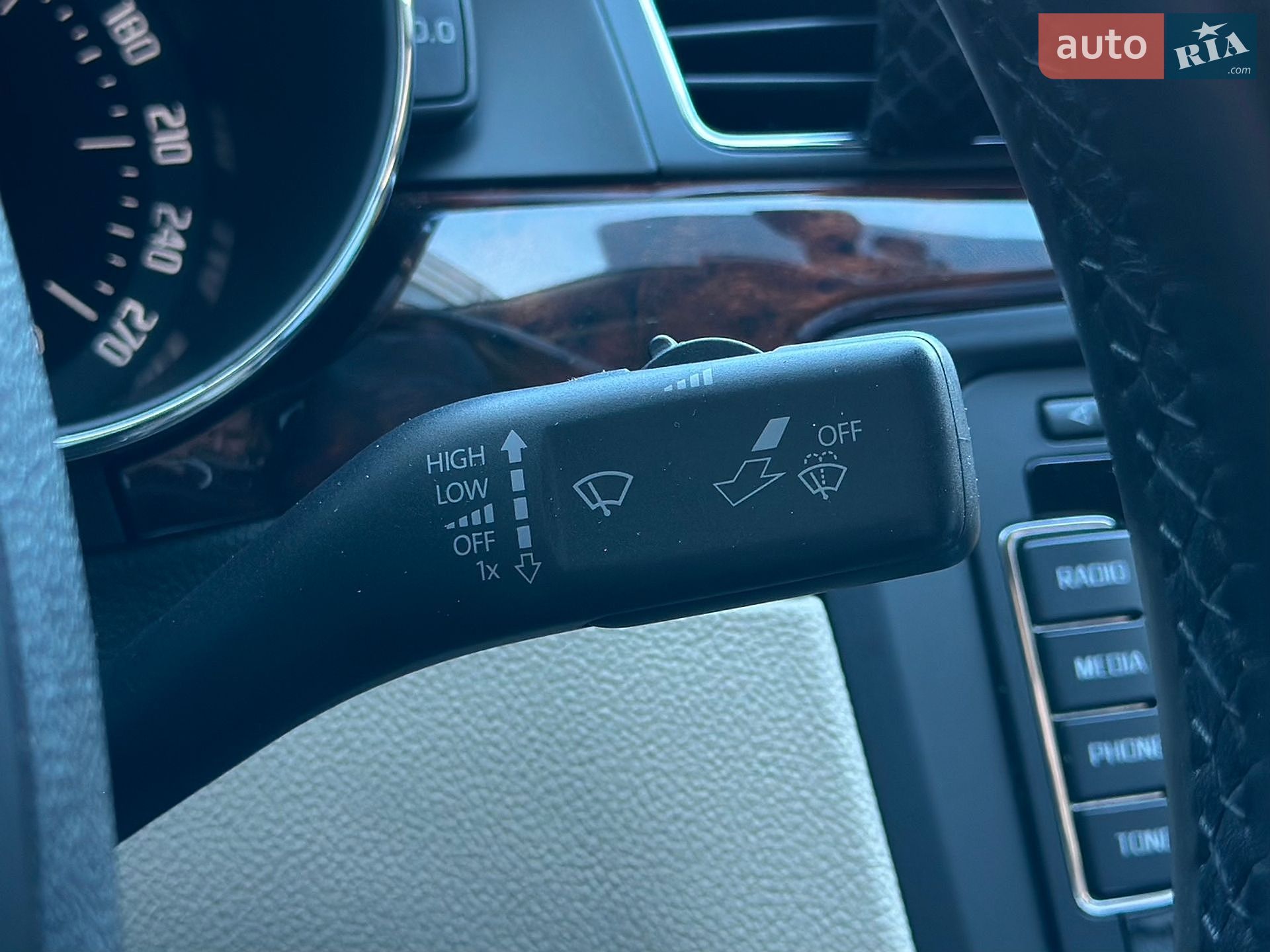 Skoda Superb 2012 VIN TMBAB93T6C9013859 фото оголошення 16 з 29
