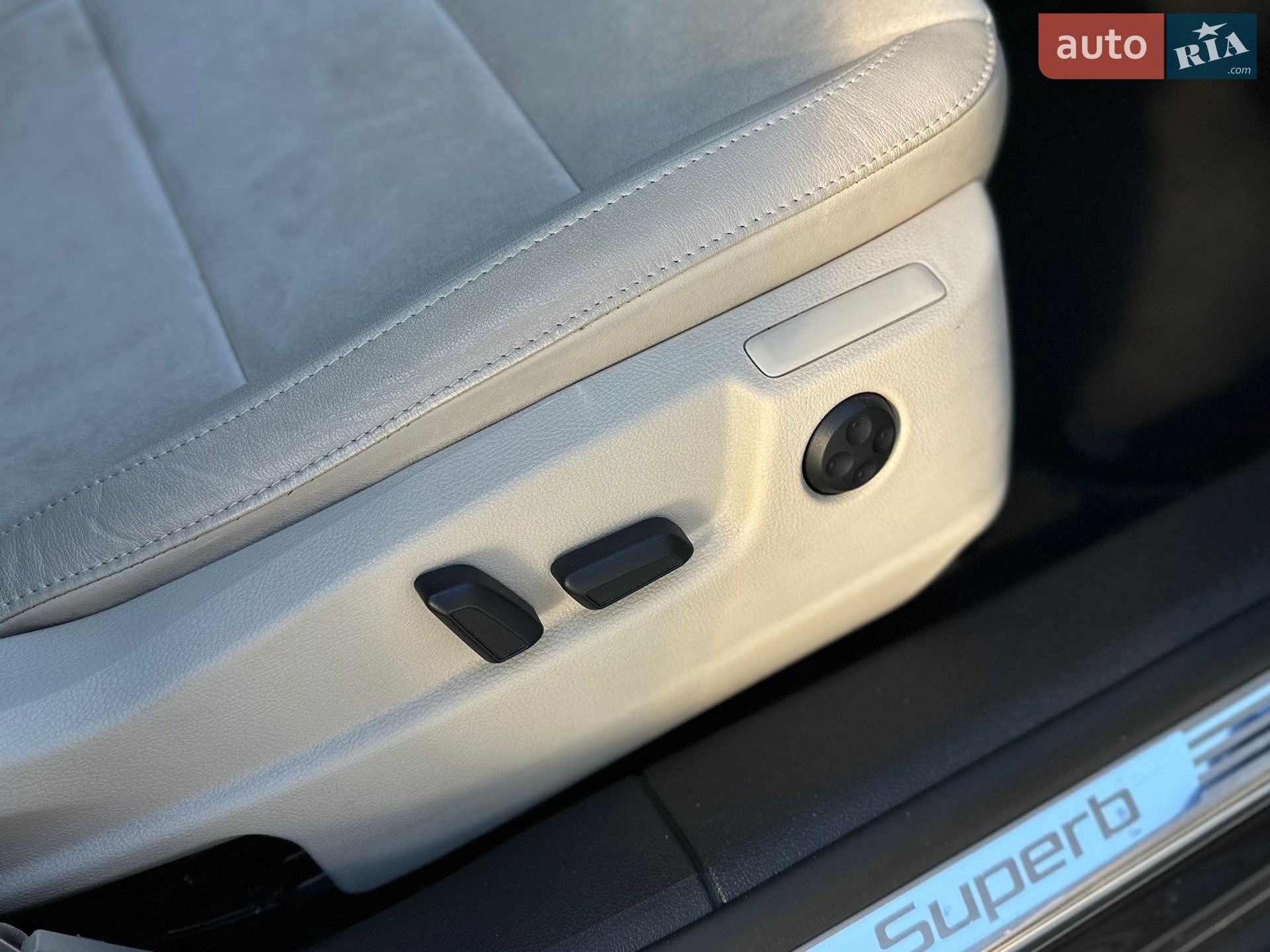 Skoda Superb 2012 VIN TMBAB93T6C9013859 фото оголошення 26 з 29