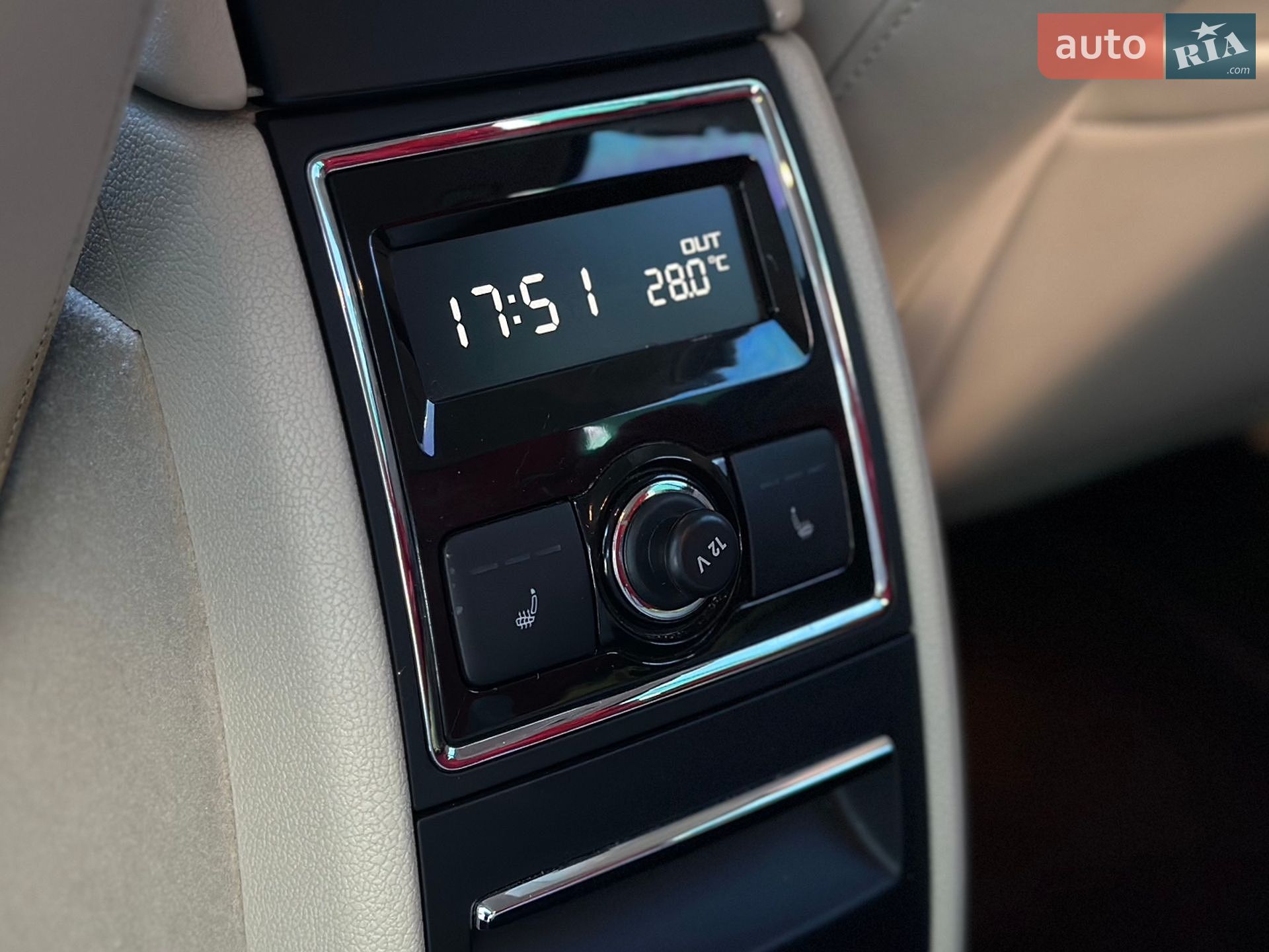 Skoda Superb 2012 VIN TMBAB93T6C9013859 фото оголошення 28 з 29