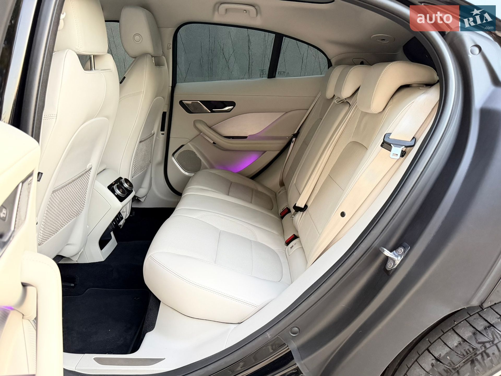 Jaguar I-Pace 2018 VIN SADHA2B15K1F63423 фото оголошення 15 з 71