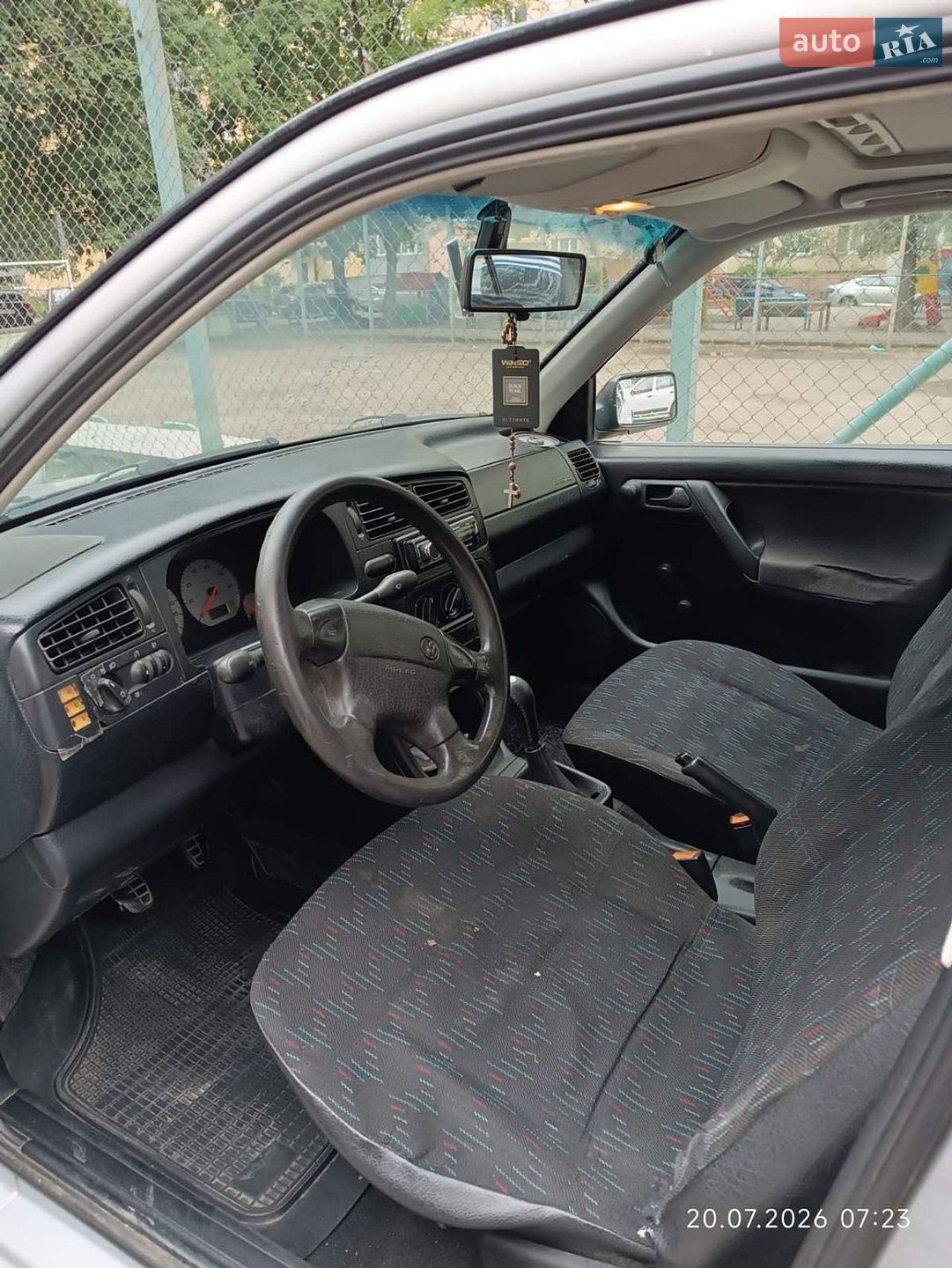 Volkswagen Golf 1994 VIN WVWZZZ1HZSW066037 фото оголошення 2 з 18