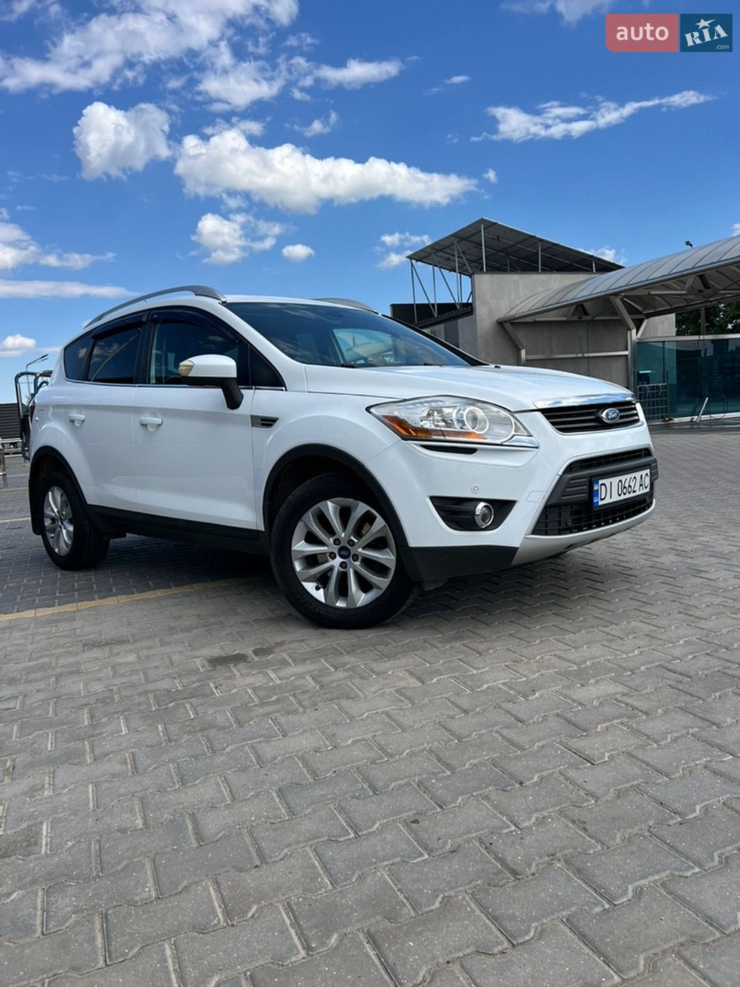 Ford Kuga 2011 VIN WF0RXXGCDRBJ16118 фото оголошення 2 з 30