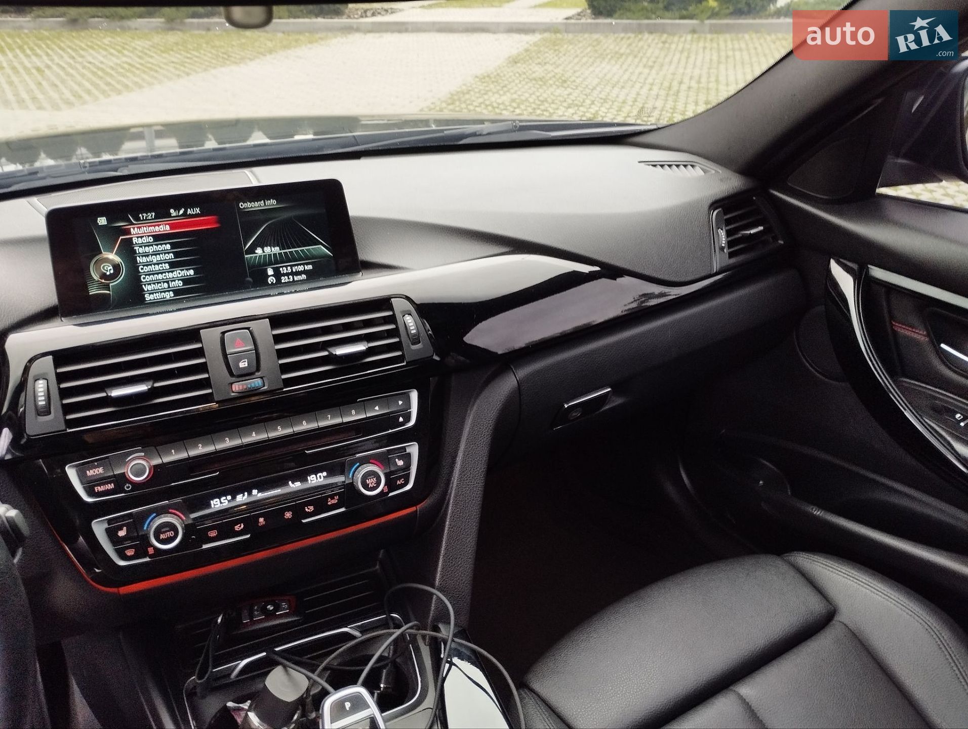 BMW 3 Series 2015 VIN WBA8E3G57GNT76597 фото оголошення 10 з 32
