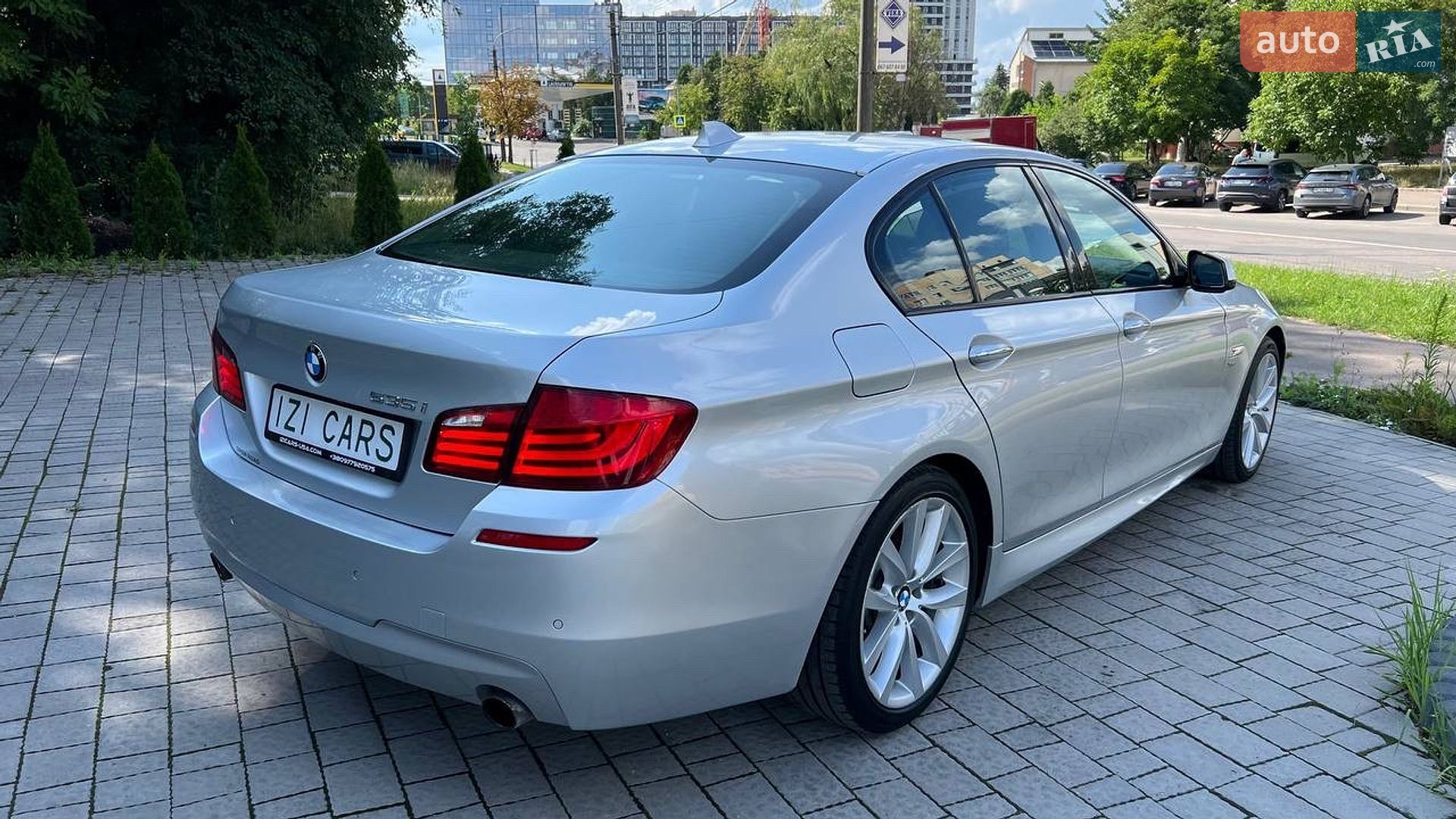BMW 5 Series 2011 VIN WBAFU7C5XBC869962 фото оголошення 7 з 39